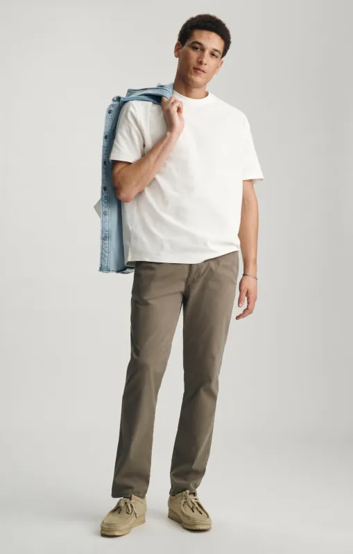 WILL PLEATED STRAIGHT CHINO IN PINE CITY made by Mavi