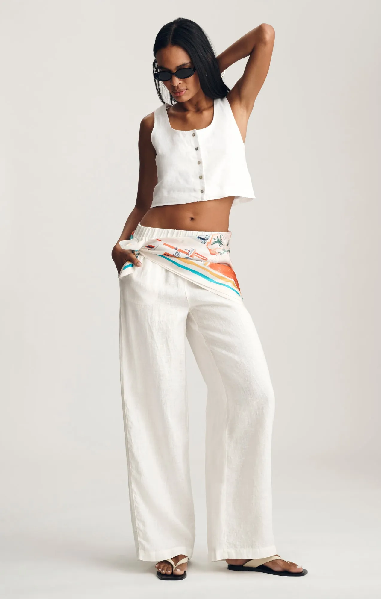 LINEN CROPPED BUTTON-UP TANK TOP IN WHITE sold by Mavi product image thumbnail 4