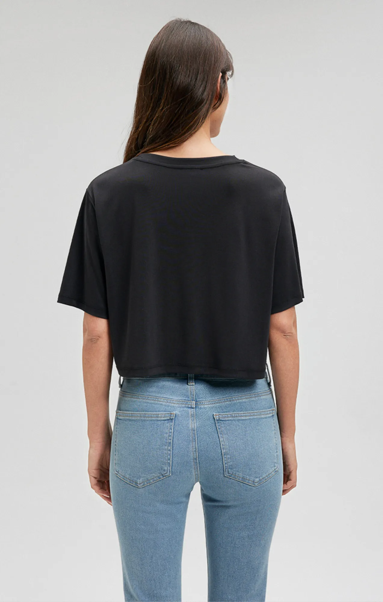 CROPPED SHORT SLEEVE T-SHIRT IN BLACK sold by Mavi product image thumbnail 4
