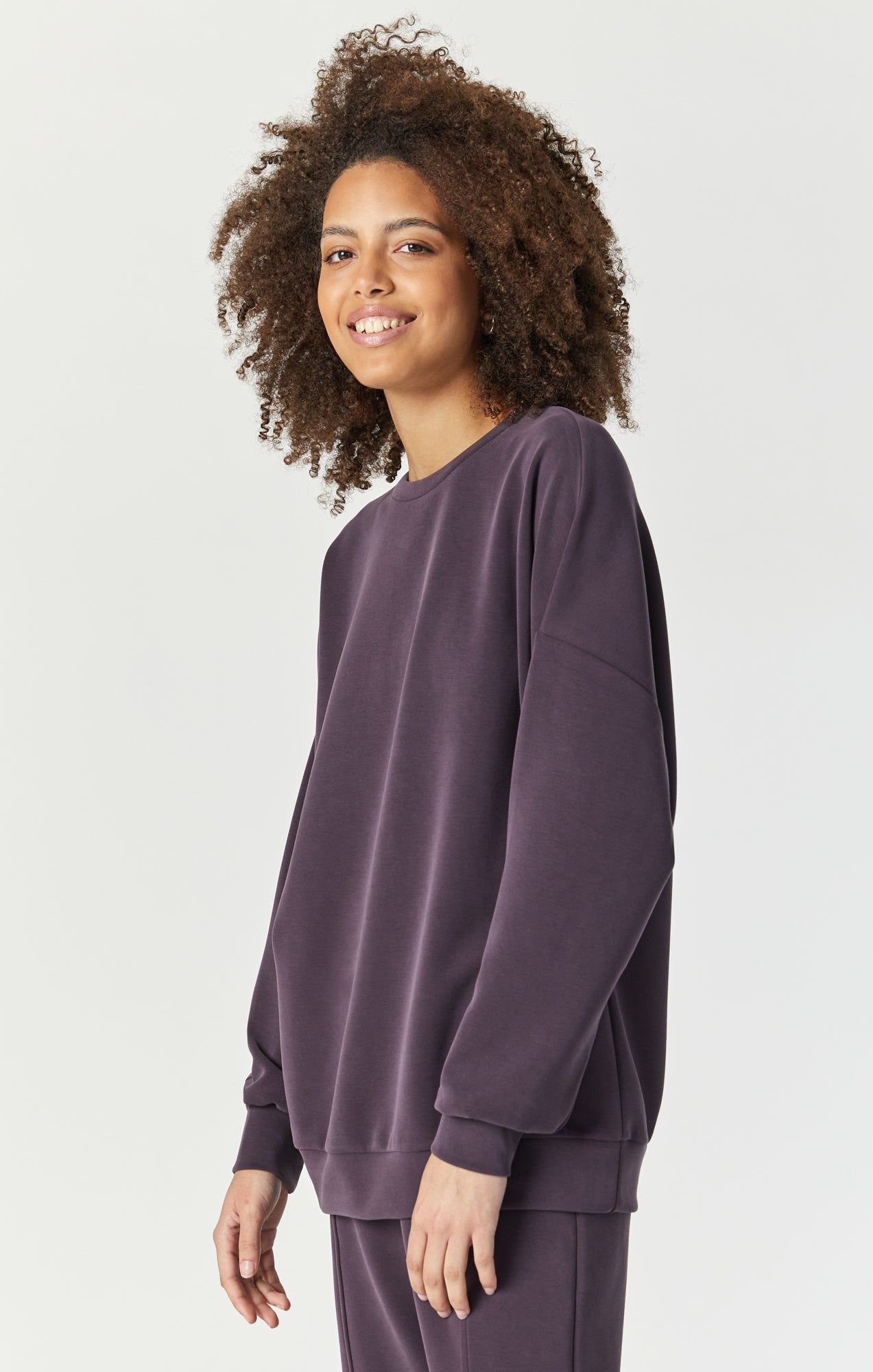 OVERSIZED SWEATSHIRT IN PLUM PERFECT sold by Mavi product image thumbnail 2