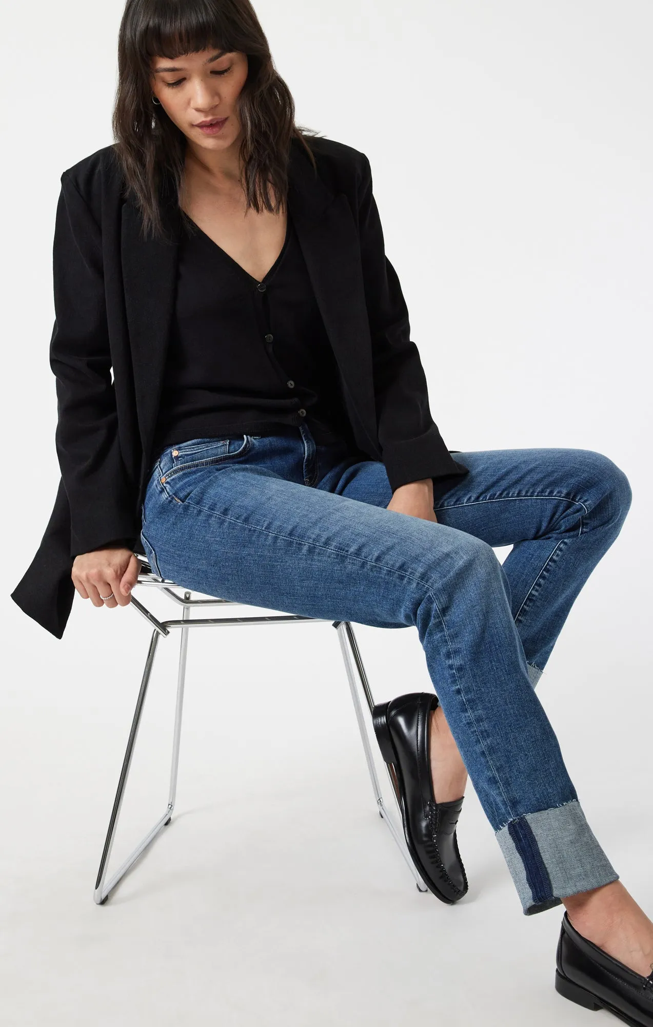 EMMA SLIM BOYFRIEND IN MID USED FLEX BLUE sold by Mavi