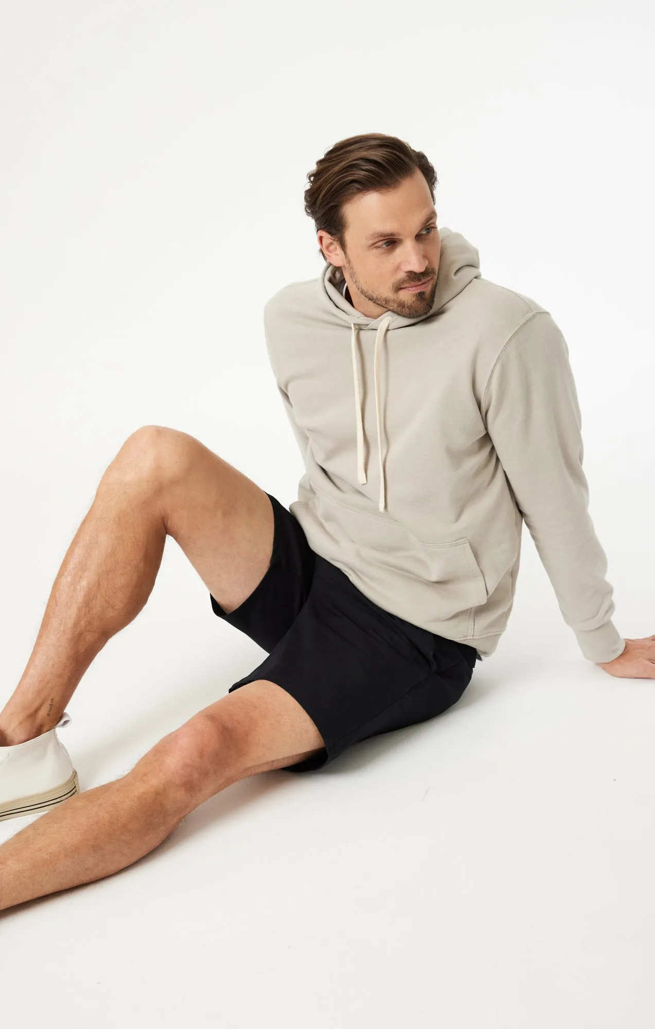 DARREN CHINO SHORTS IN BLACK TRUE MOVE sold by Mavi product image thumbnail 2