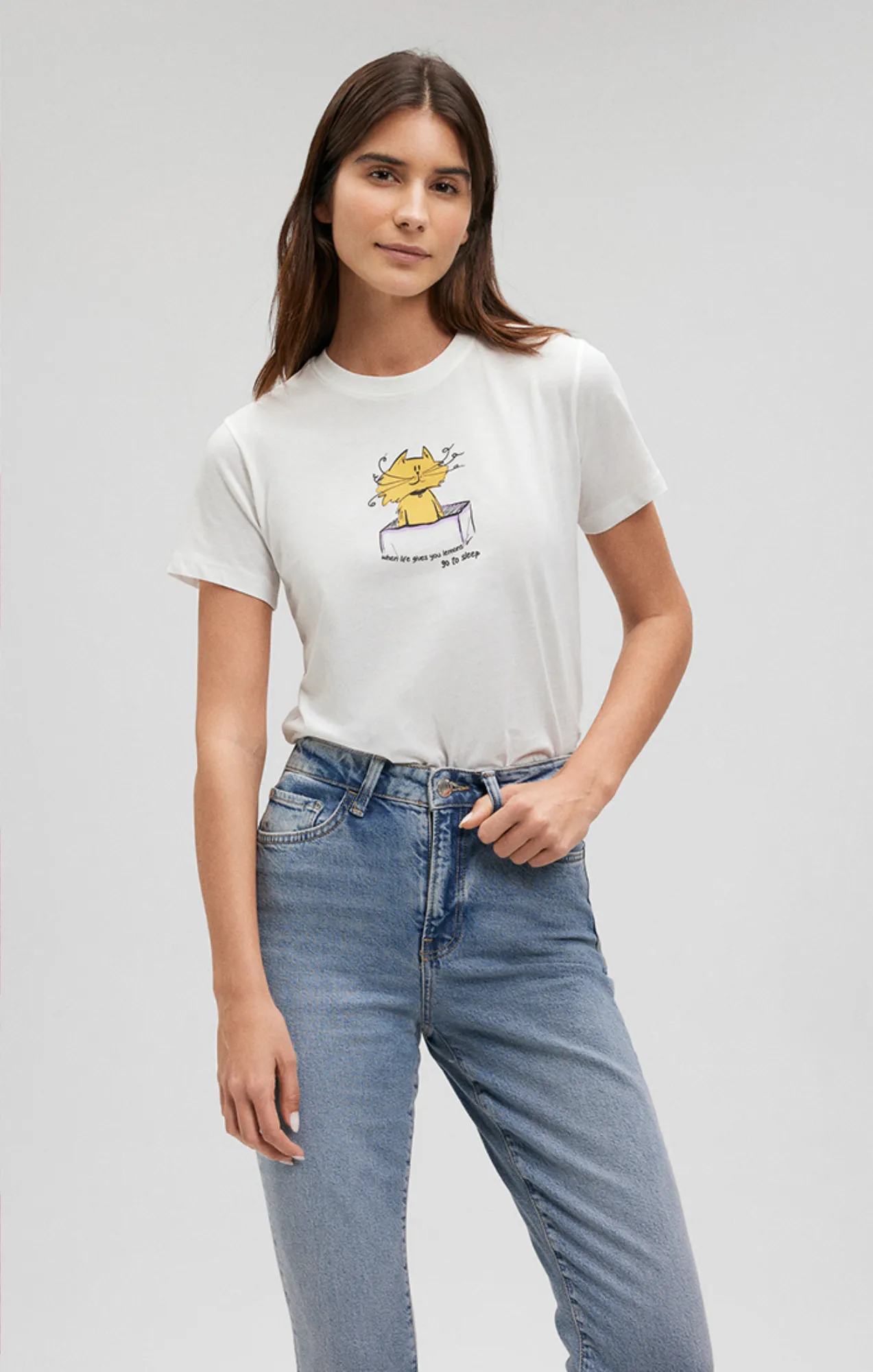 YELLOW CAT T-SHIRT IN ANTIQUE WHITE sold by Mavi
