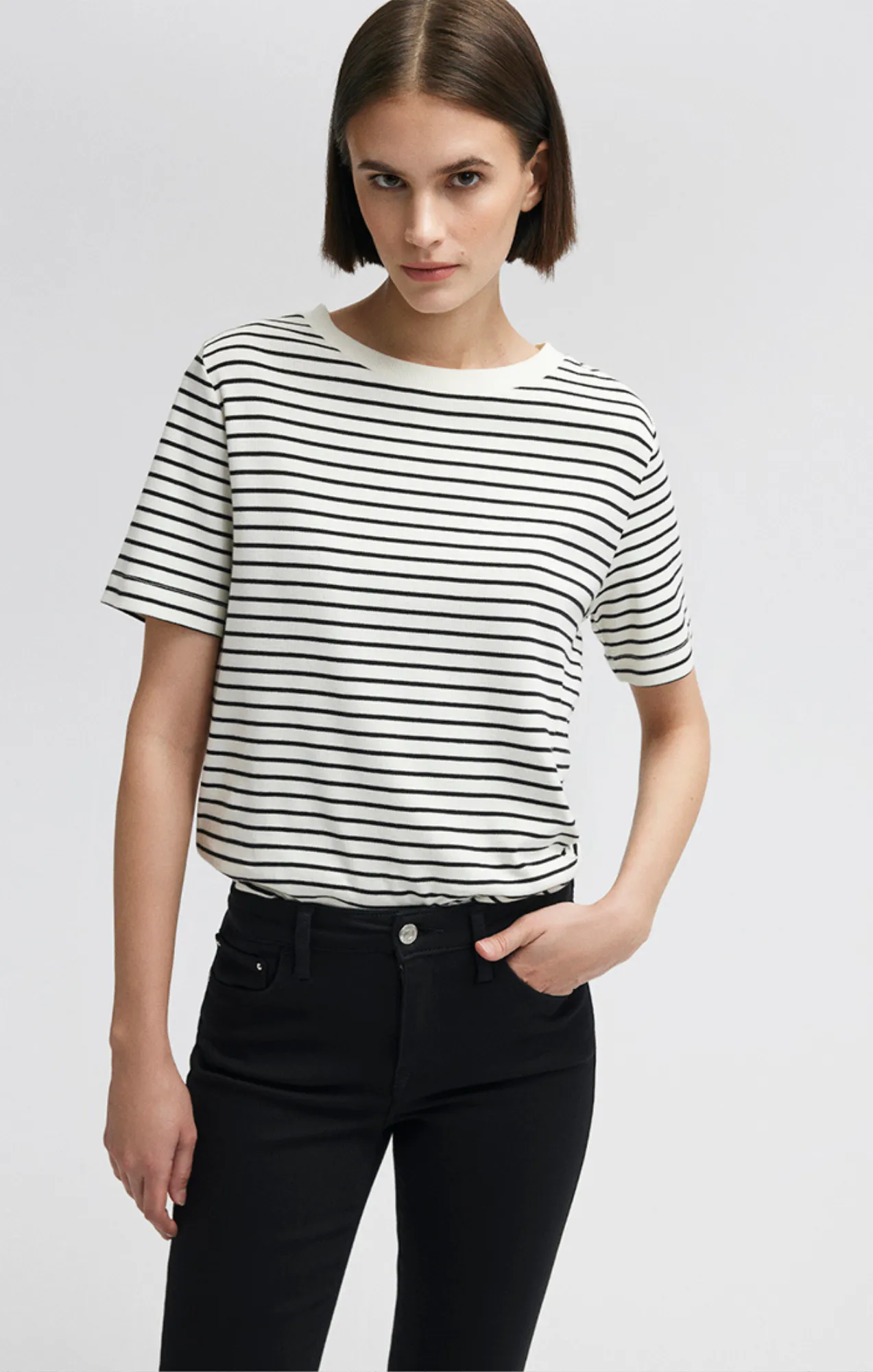 CREW NECK T-SHIRT IN BLACK STRIPED sold by Mavi