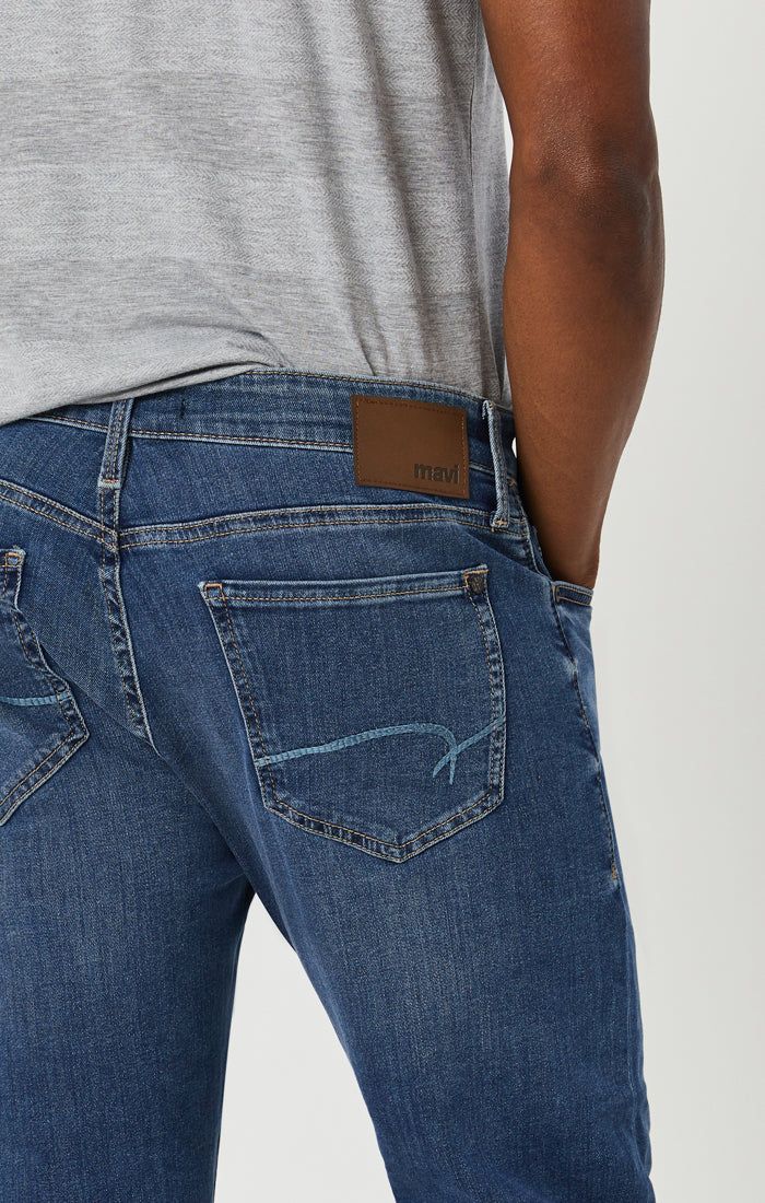 MARCUS SLIM STRAIGHT LEG IN MID FOGGY NEW YORK sold by Mavi product image thumbnail 4