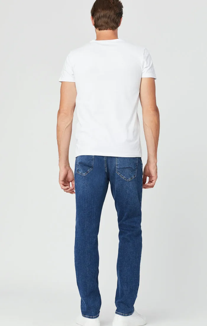 ZACH STRAIGHT LEG JEANS IN MID BLUE ORGANIC MOVE sold by Mavi product image thumbnail 3