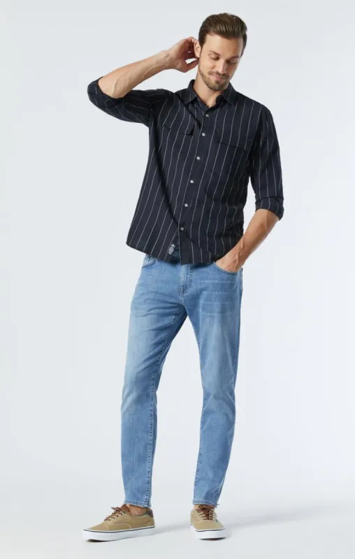 ZACH STRAIGHT LEG IN LIGHT INDIGO WILLIAMSBURG sold by Mavi