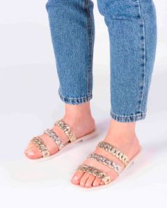 Feel sold by Melissa