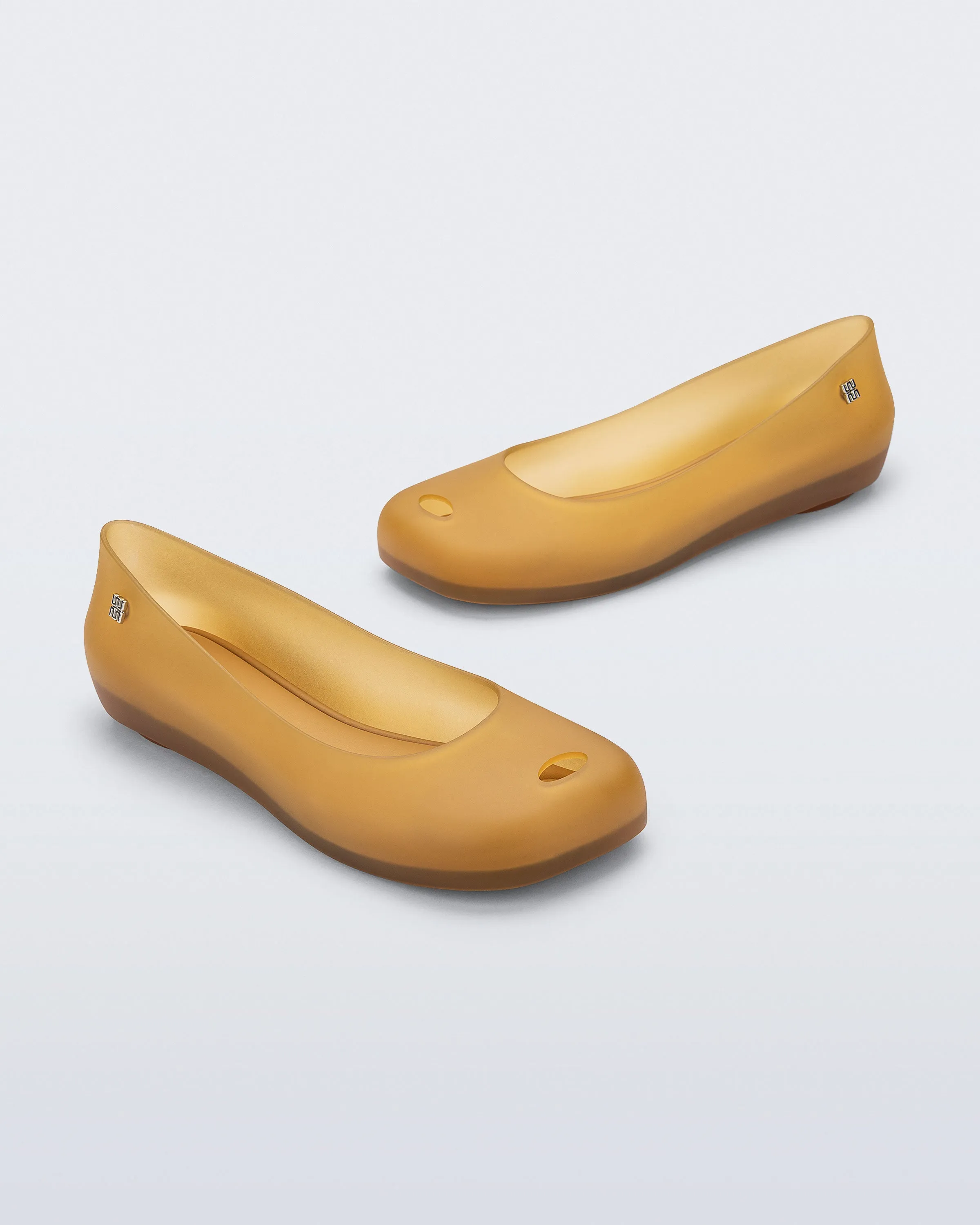 Ultragirl Futura sold by Melissa product image thumbnail 4