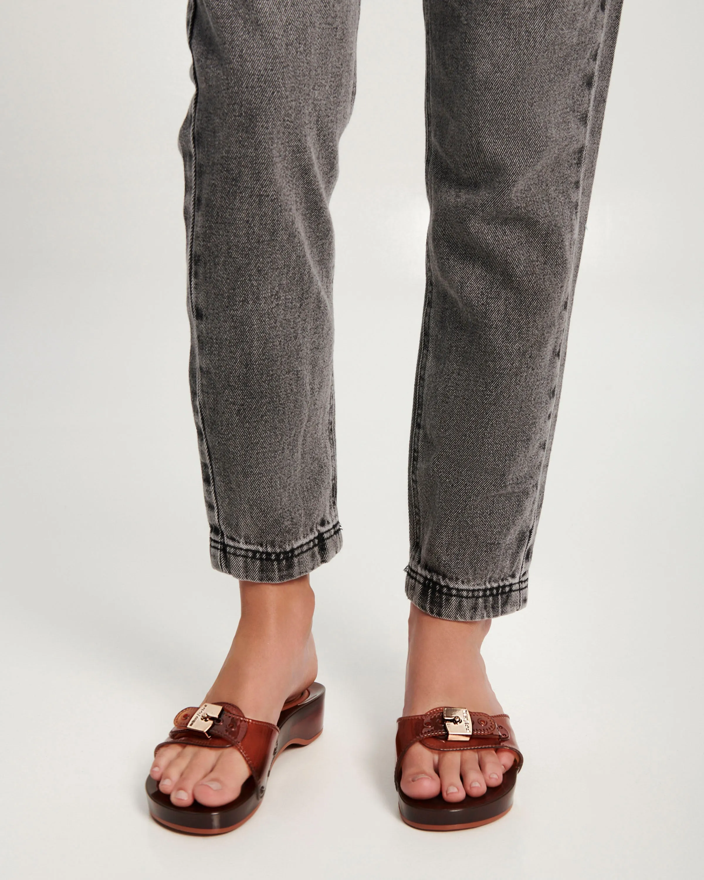 Pescura Heel sold by Melissa product image thumbnail 2