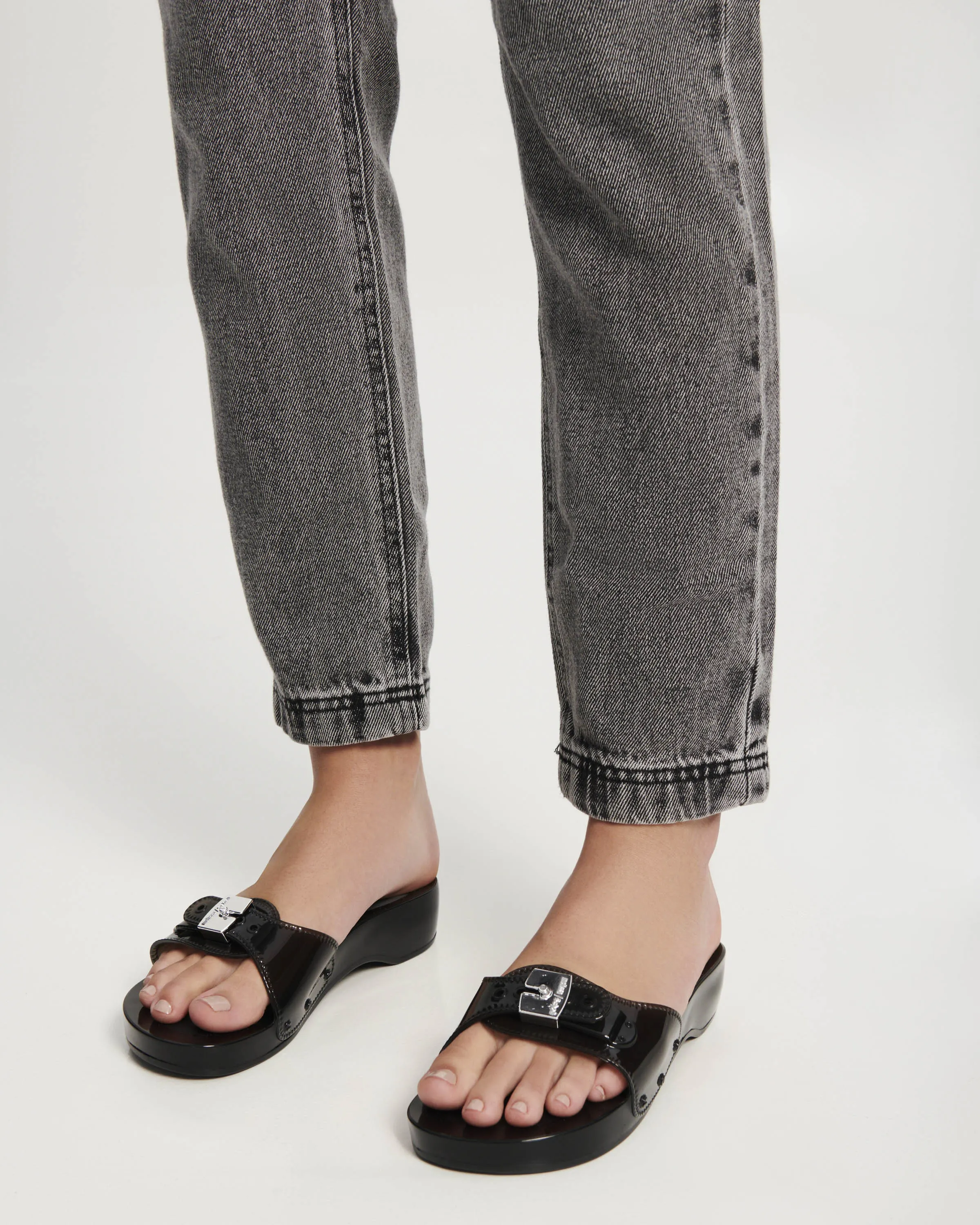 Pescura Heel sold by Melissa product image thumbnail 2