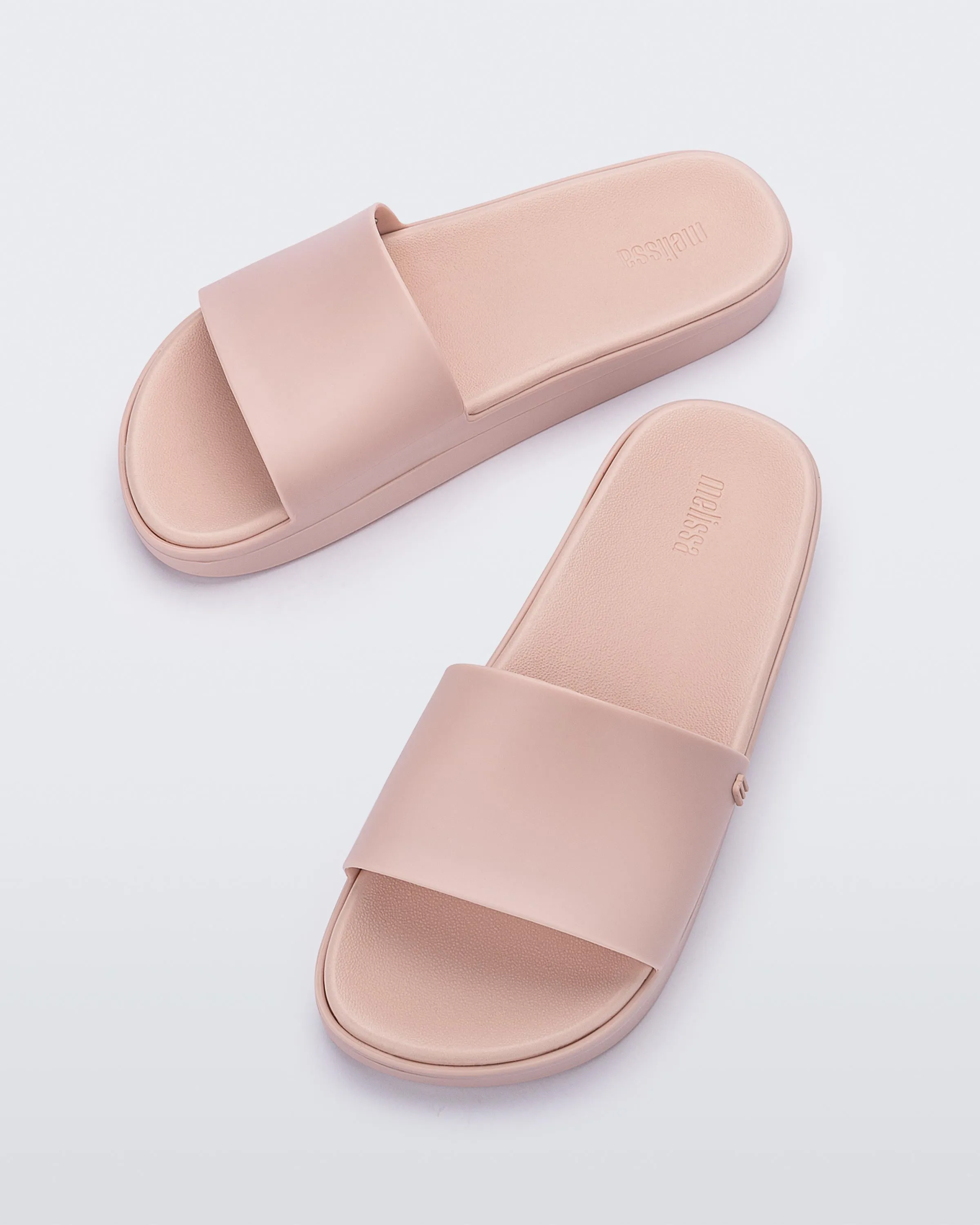 Beach sold by Melissa product image thumbnail 3