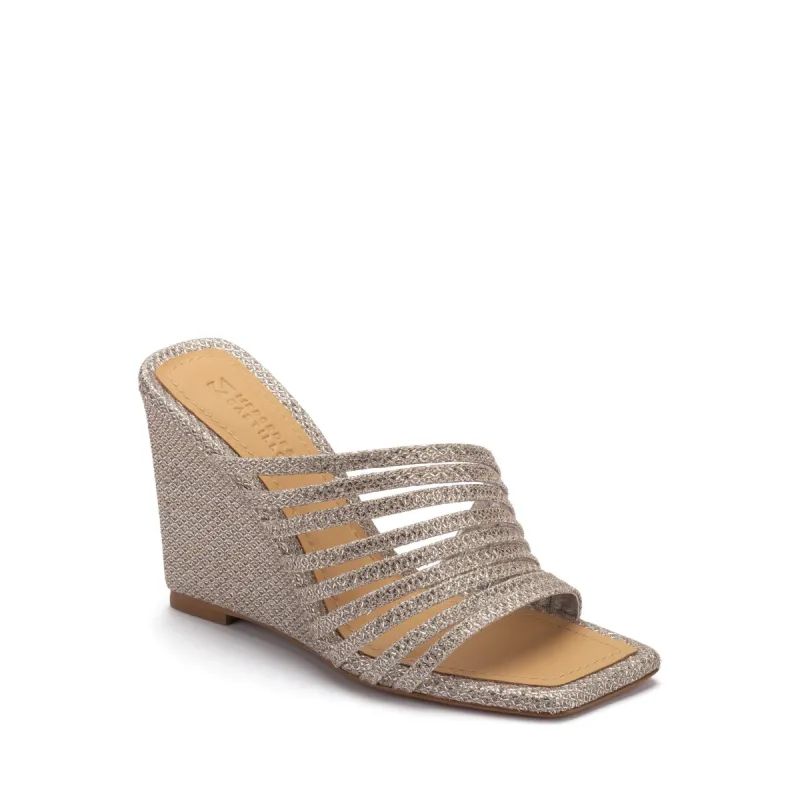 Cecilia – Platinum sold by MERCEDES CASTILLO