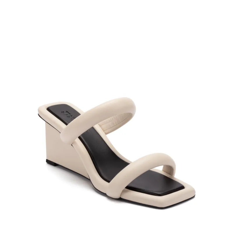 Amber – Bone sold by MERCEDES CASTILLO