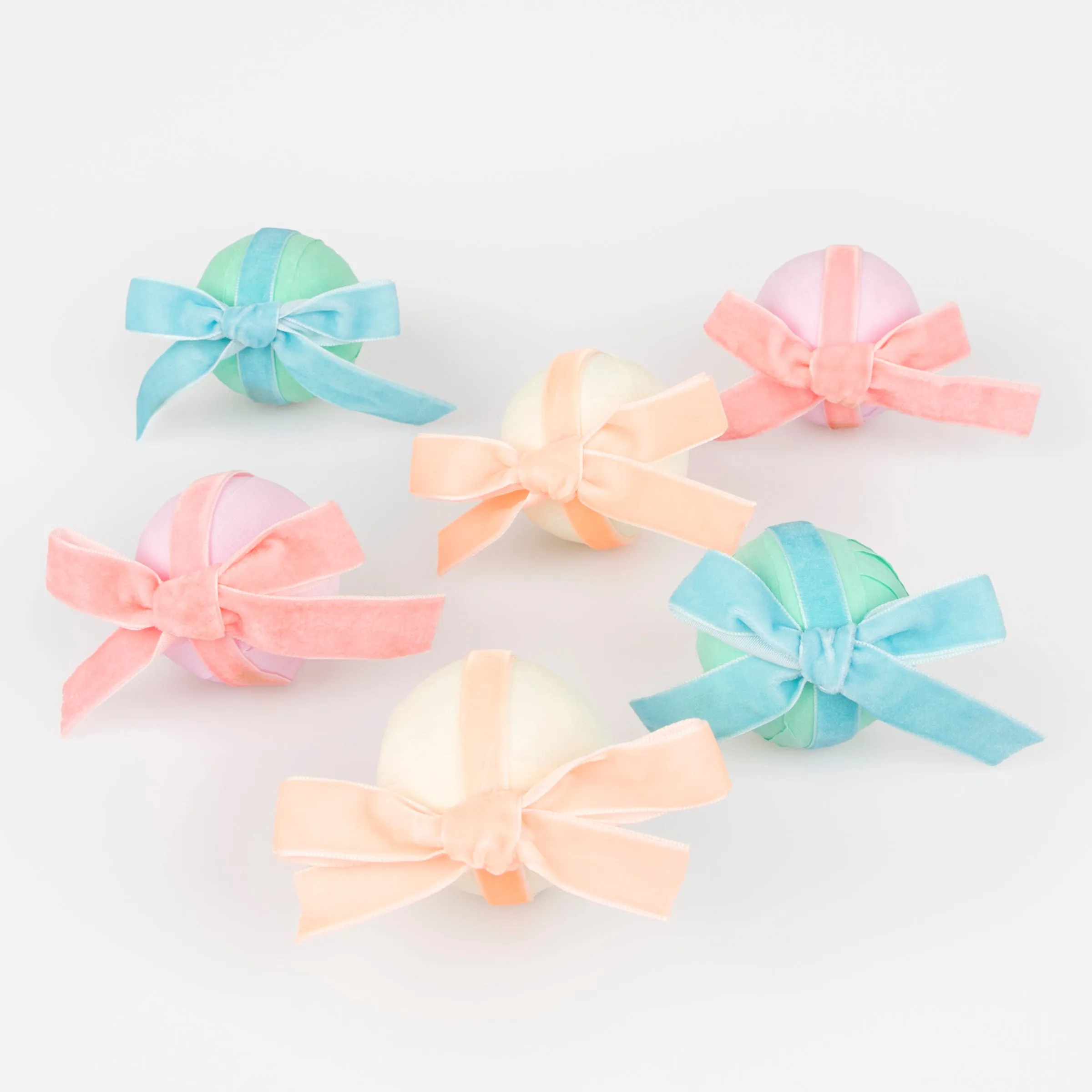Velvet Bow Surprise Balls (x 6) sold by Meri Meri