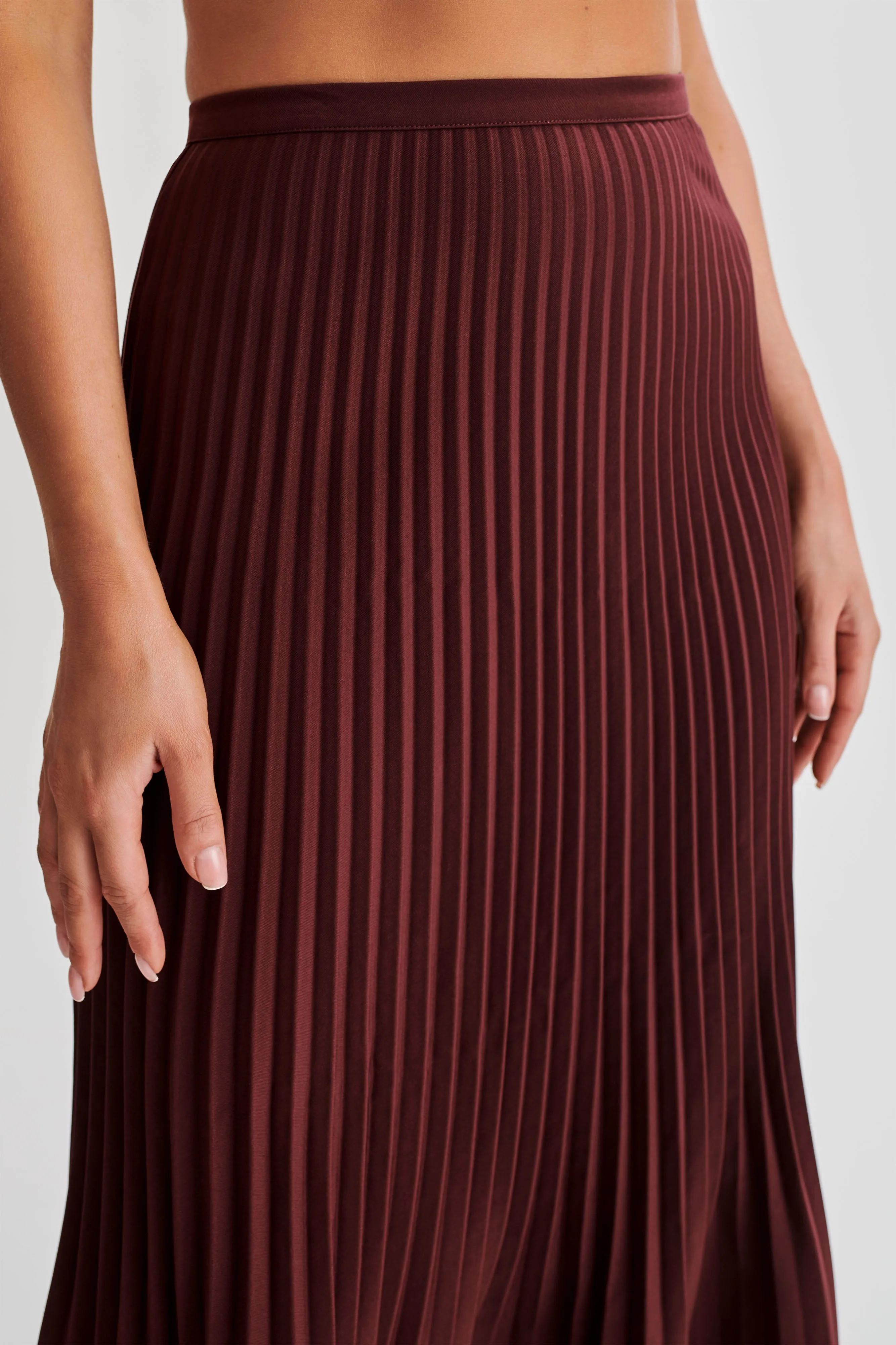 Twyla Pleated Suiting Maxi Skirt - Plum sold by Meshki product image thumbnail 2