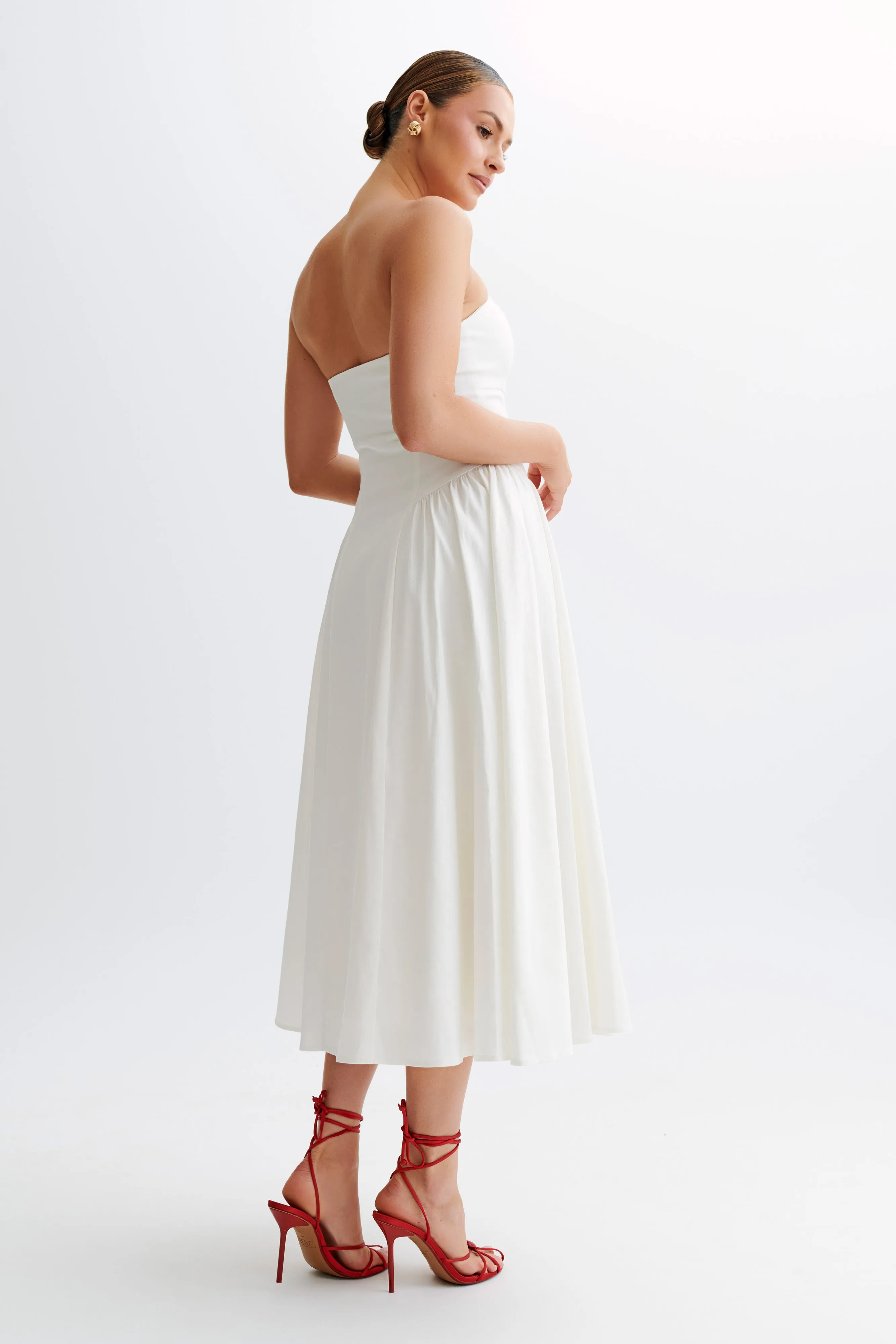 Carmele Cotton Gathered Midi Dress - White sold by Meshki product image thumbnail 4