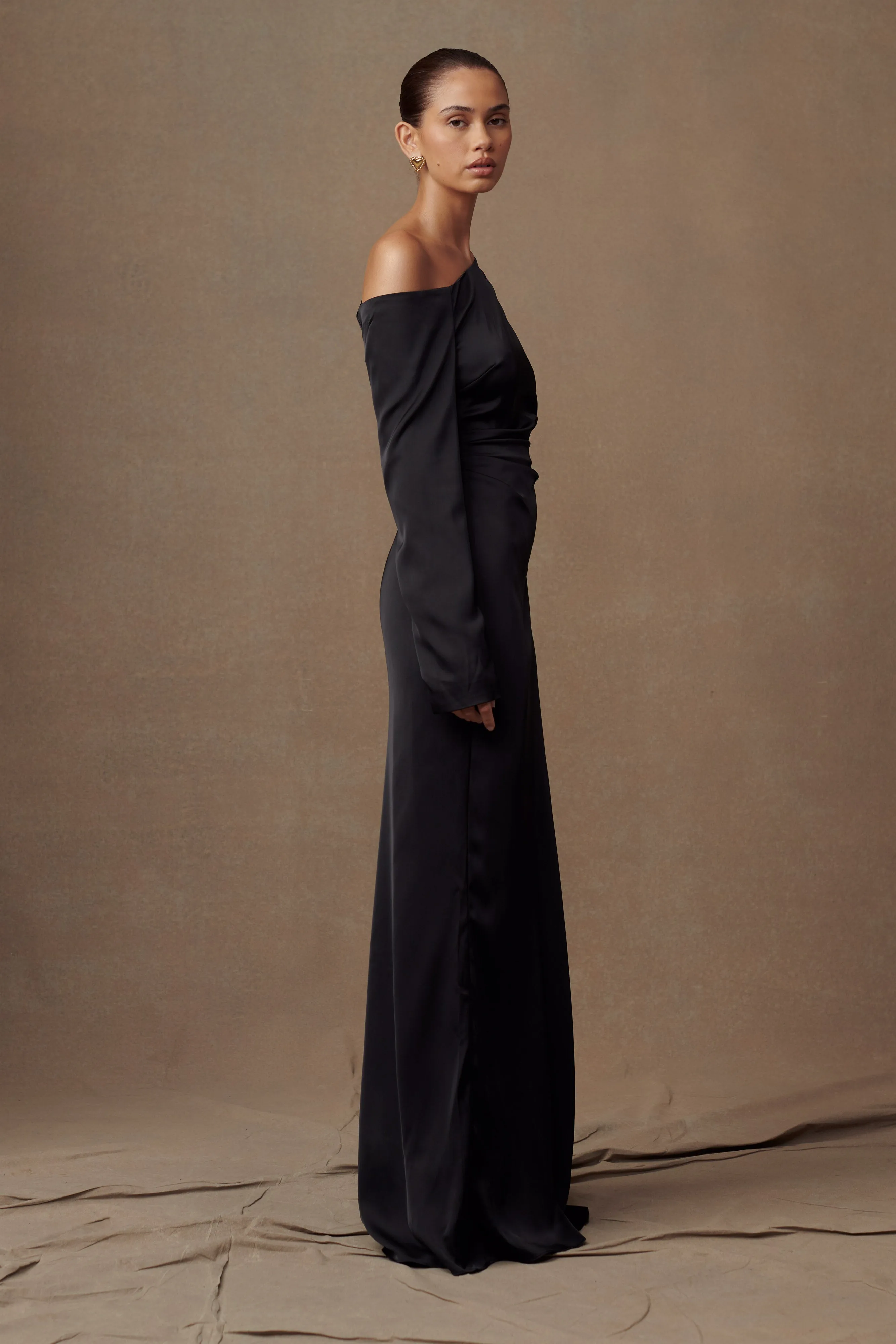 Avery Long Sleeve Maxi Dress - Black sold by Meshki product image thumbnail 4