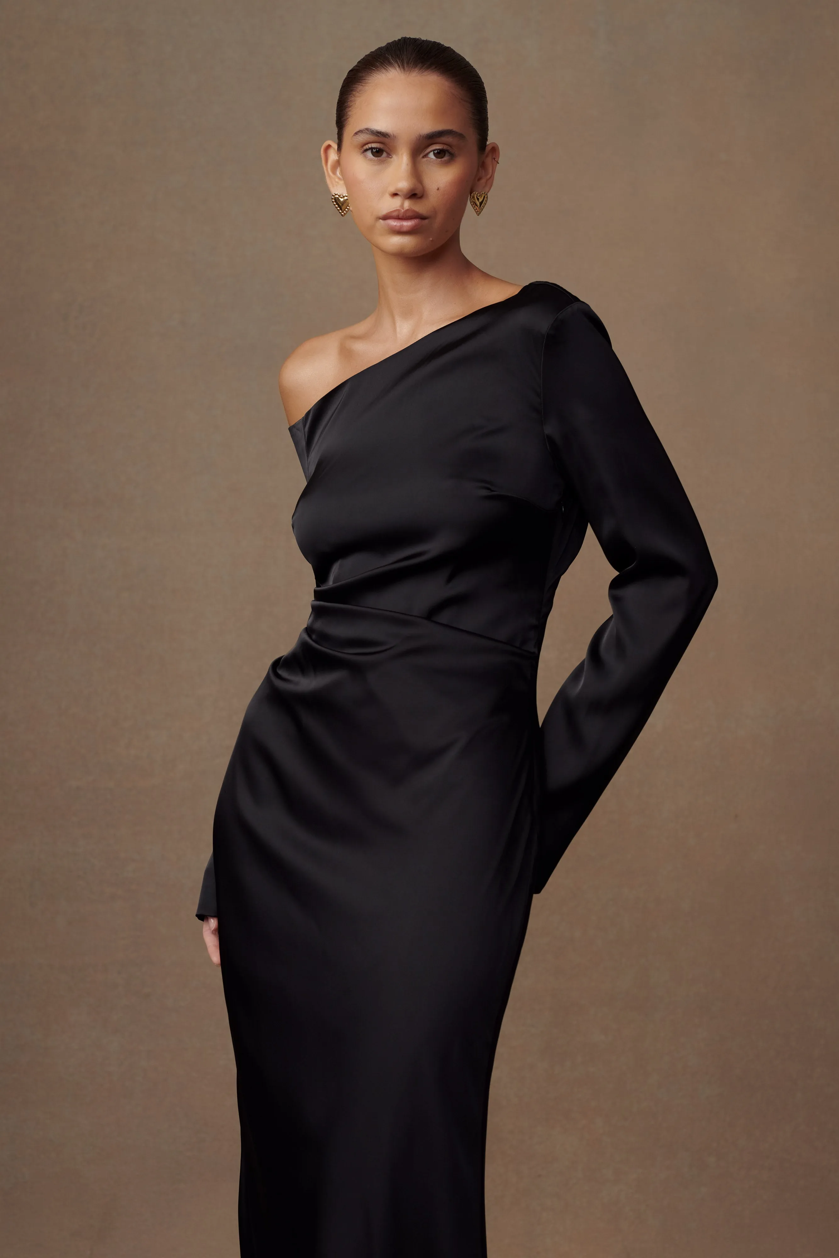 Avery Long Sleeve Maxi Dress - Black sold by Meshki product image thumbnail 5