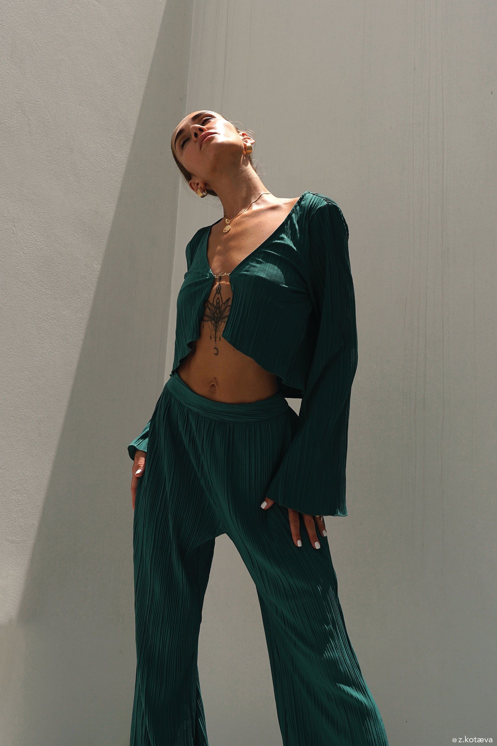 Mehru Crinkle Straight Leg Pant - Emerald sold by Meshki product image thumbnail 2