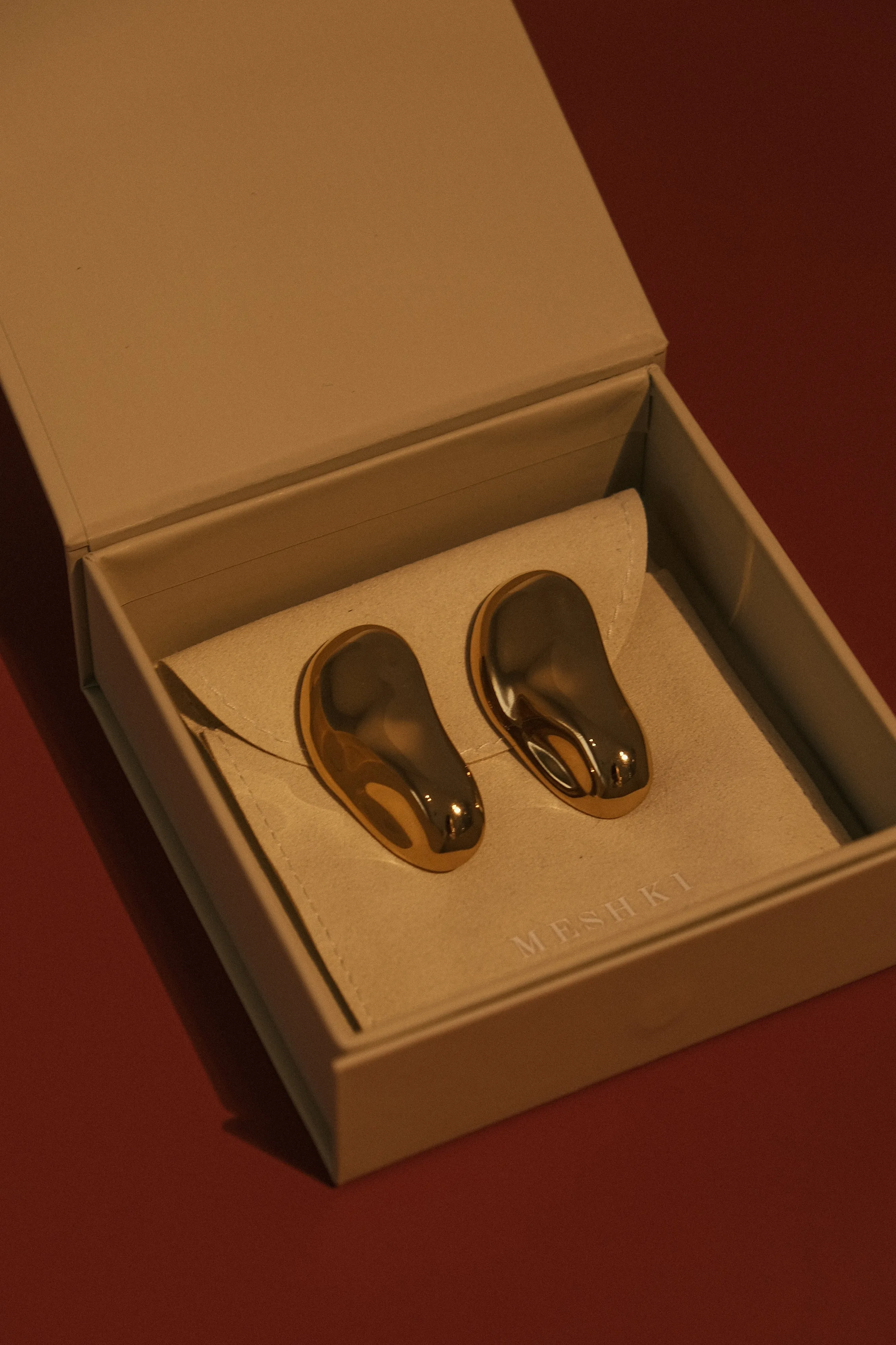 Alicia Horizontal Earrings - Gold sold by Meshki