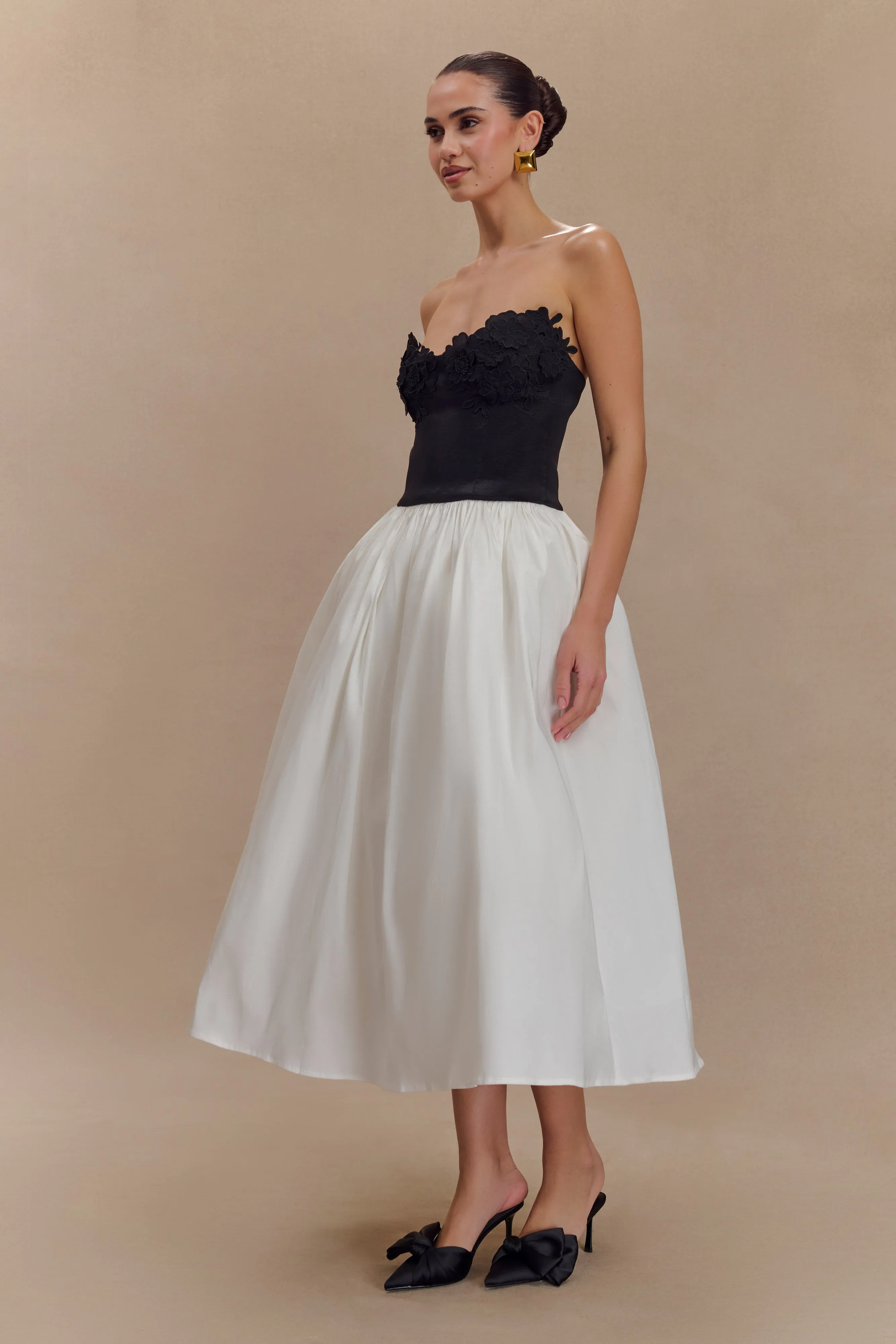 Elyssa Embroidered Contrast Midi Dress - White/Black sold by Meshki product image thumbnail 4