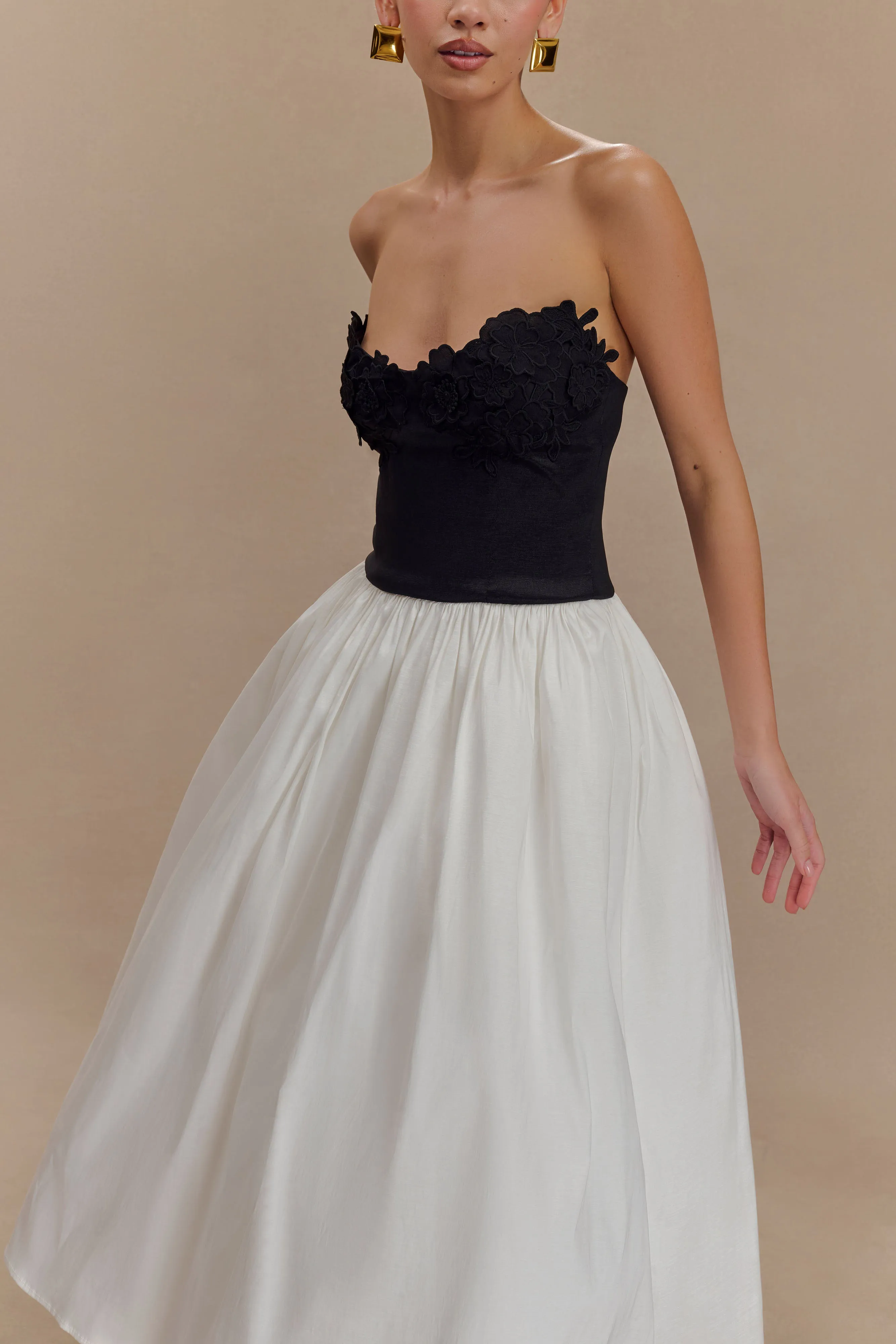 Elyssa Embroidered Contrast Midi Dress - White/Black sold by Meshki product image thumbnail 3