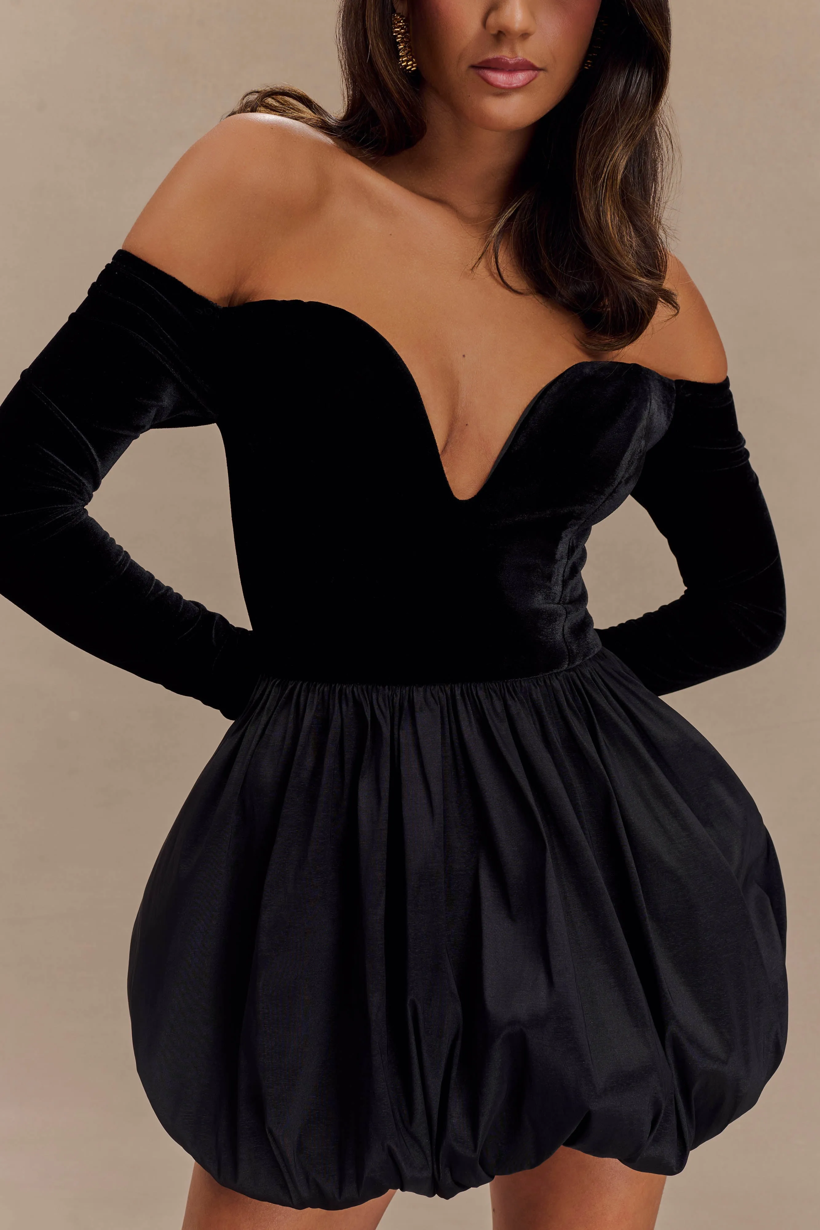 Liv Off Shoulders Velvet Mini Dress - Black sold by Meshki product image thumbnail 3