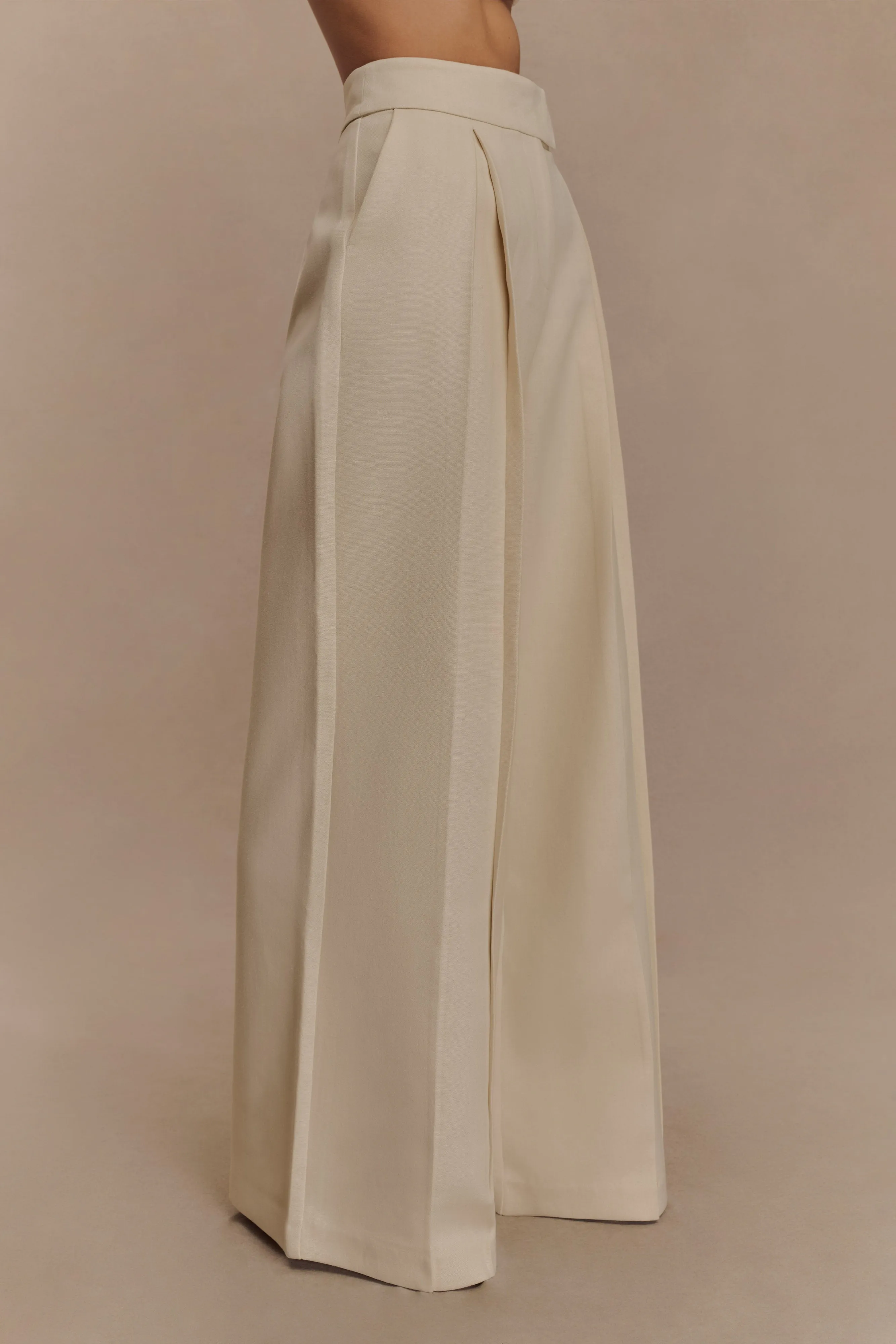 Raya Mid Rise Wide Leg Linen Pant - Natural Beige sold by Meshki product image thumbnail 5