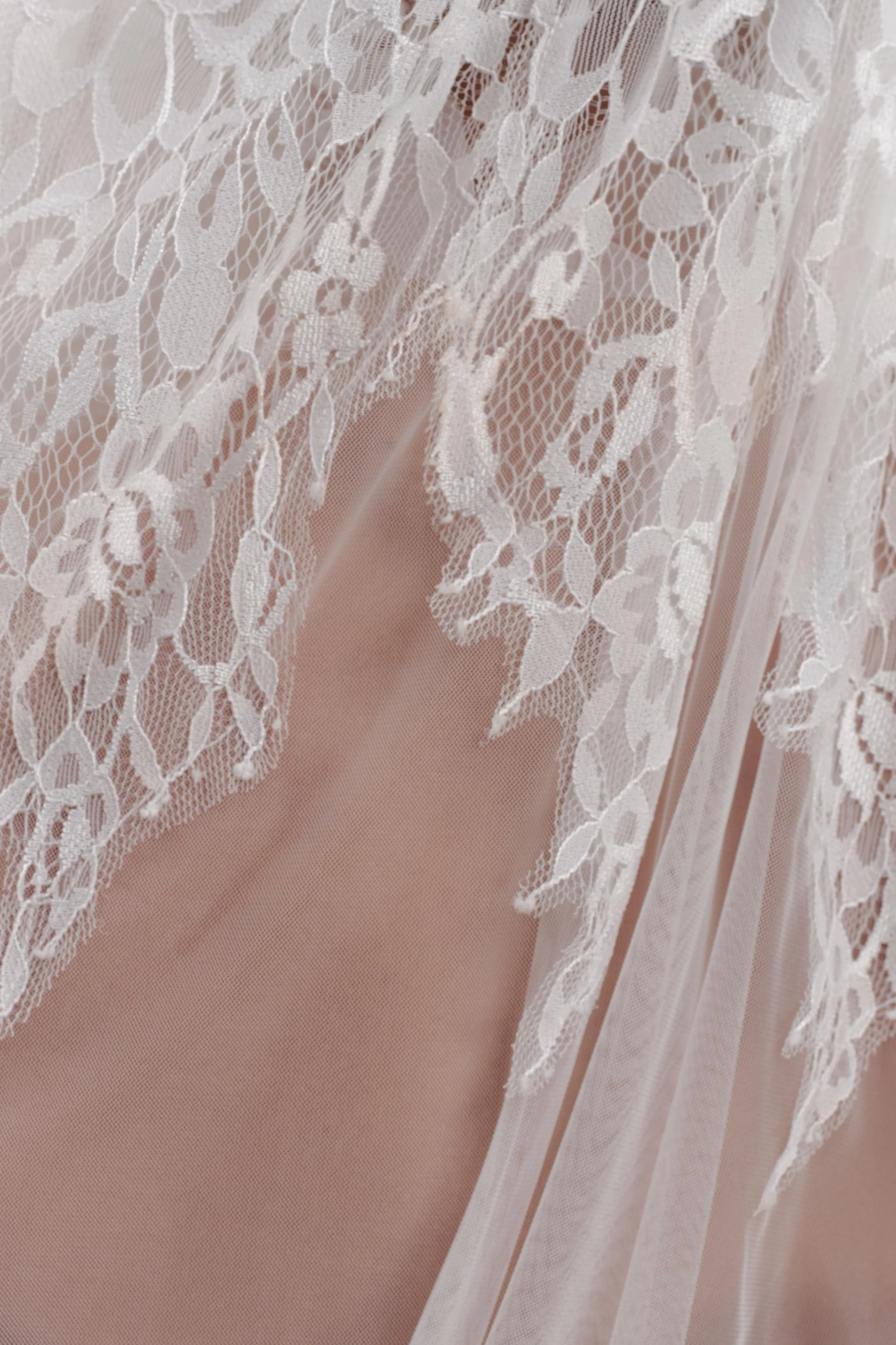 Cassia Lace Trim Veil - White sold by Meshki product image thumbnail 2