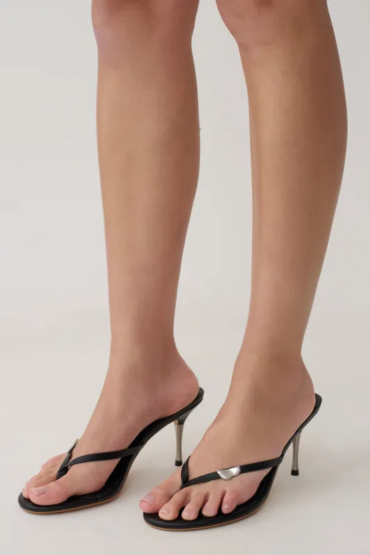 Elaria Thong Heels With Hardware - Black made by Meshki