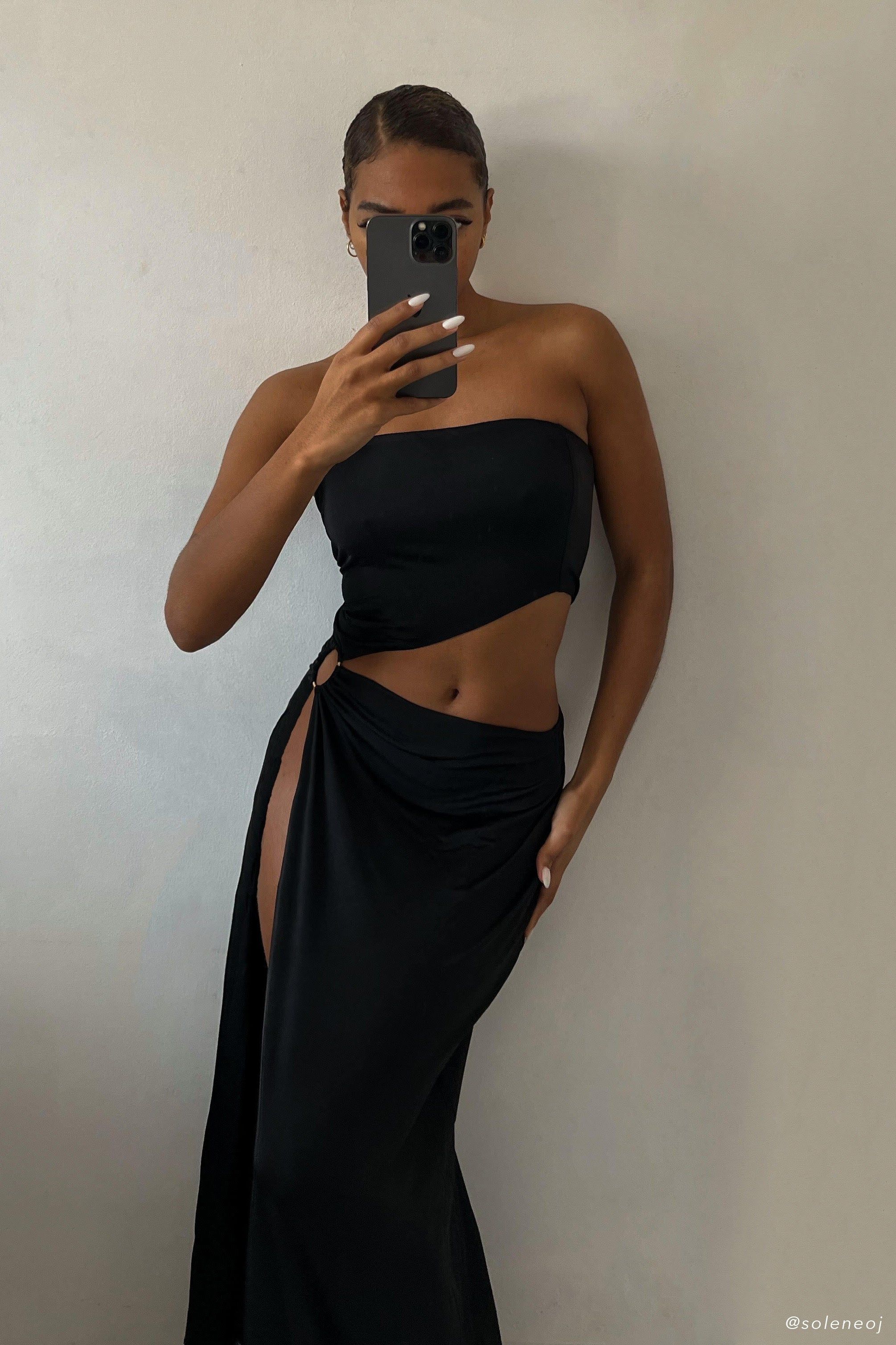 Giada O-Ring Strapless Maxi Dress - Black sold by Meshki product image thumbnail 3