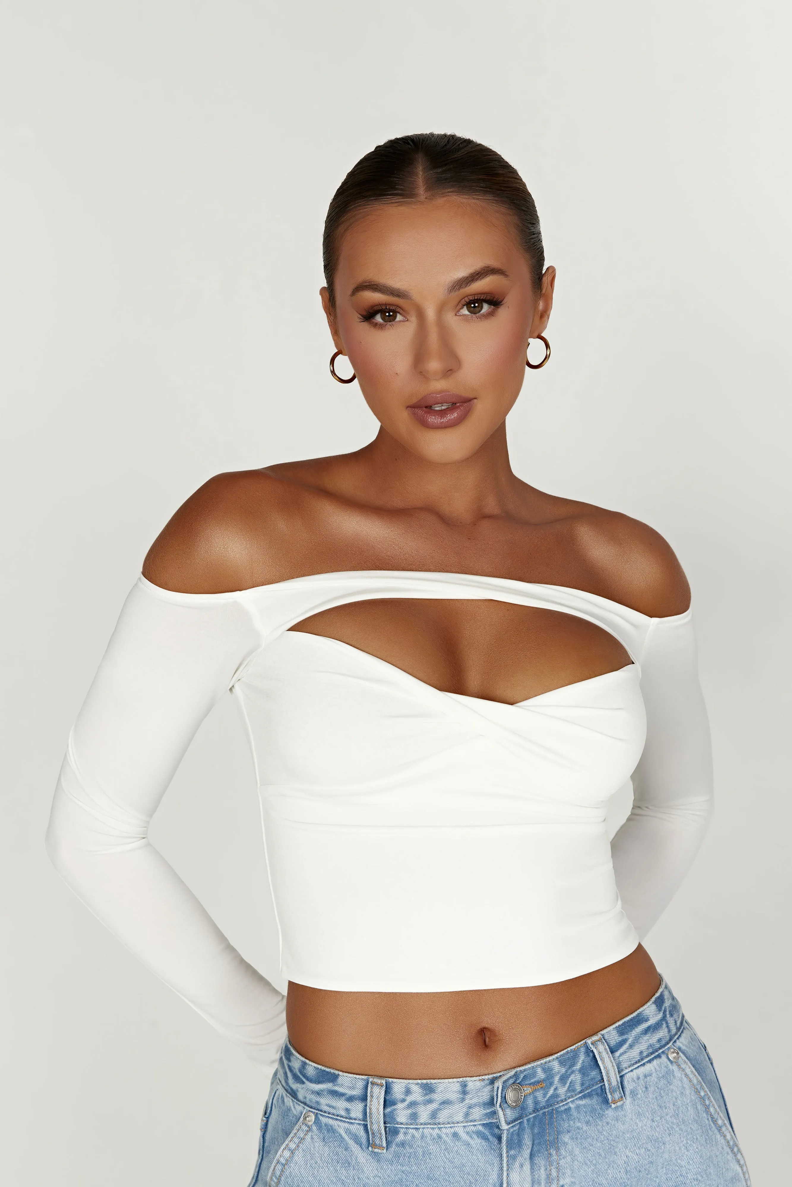 ◆ETRE AU SOMMET ◆ Shirring Off Shoulder Long Sleeve Top Br Off-Shoulder Long Sleeve Top with Drawstring Detail