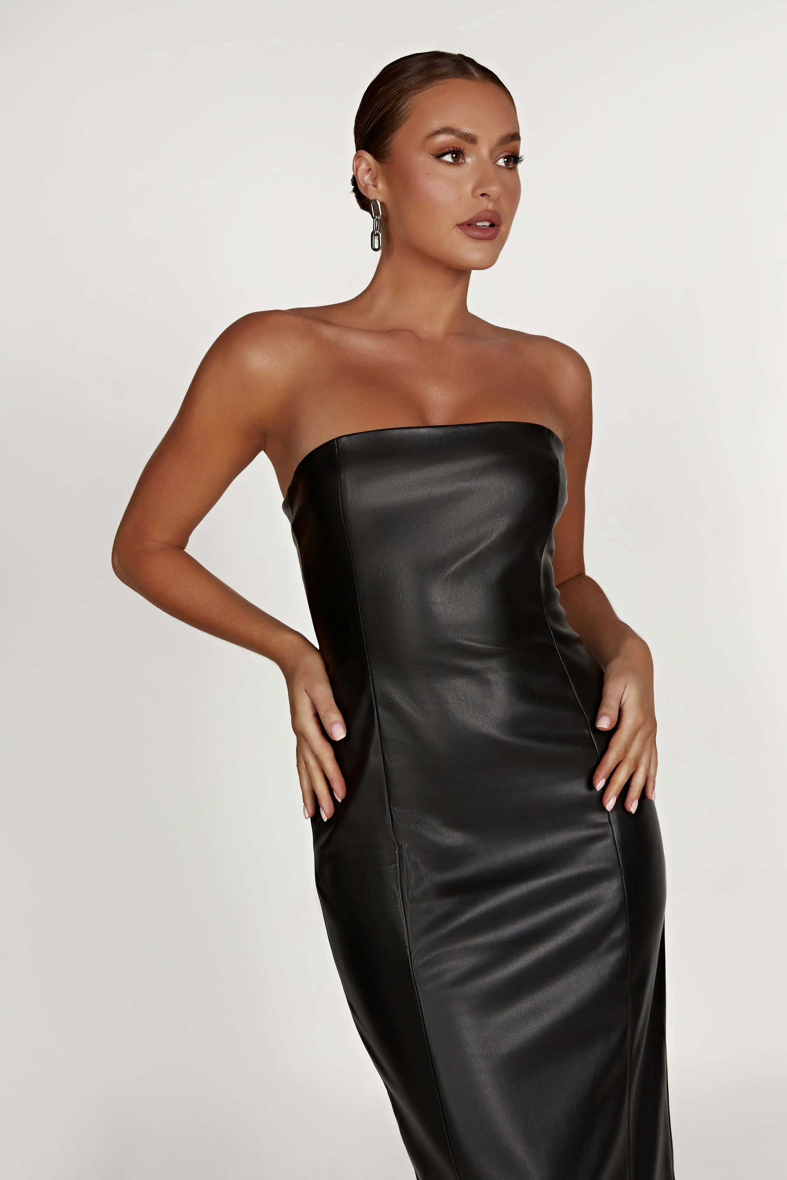 Roberta Pu Maxi Dress - Black sold by Meshki product image thumbnail 3