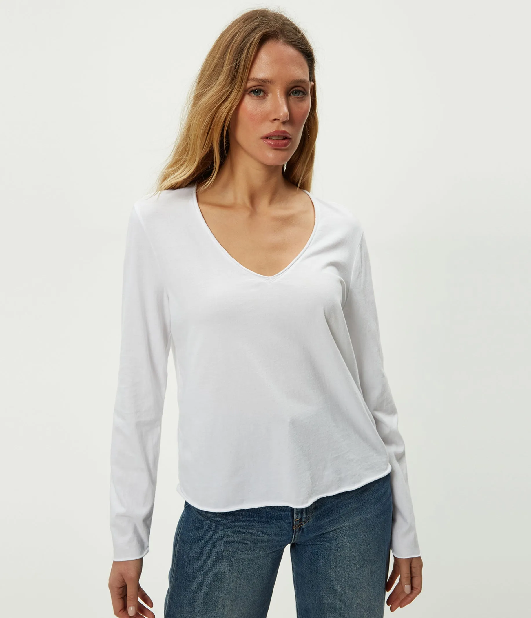 Kailee V-Neck Long Sleeve Tee sold by Michael Stars product image thumbnail 5
