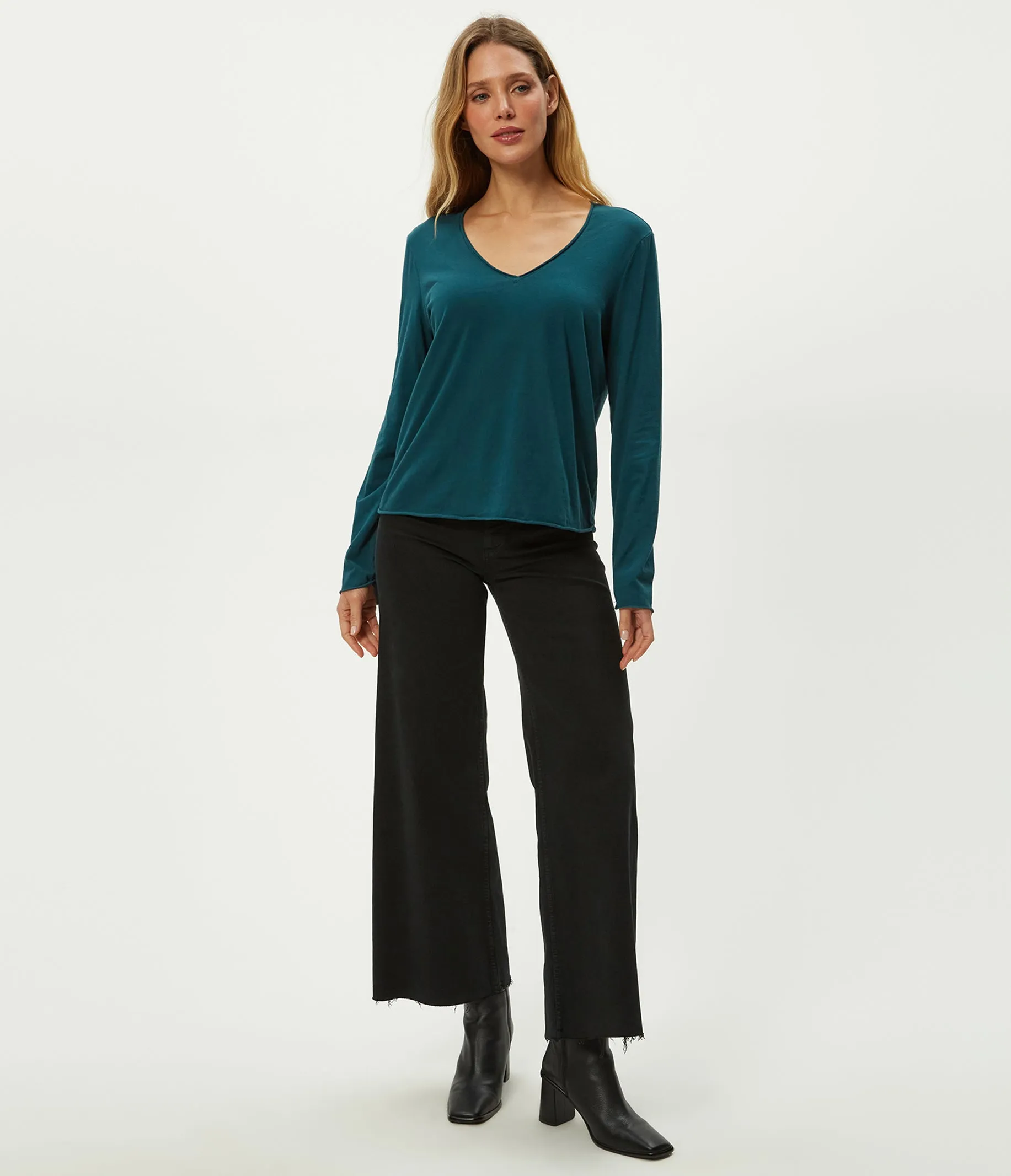 Kailee V-Neck Long Sleeve Tee sold by Michael Stars product image thumbnail 2