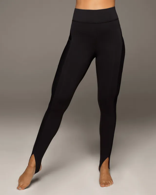 Uproar Era Pocket Legging sold by MICHI
