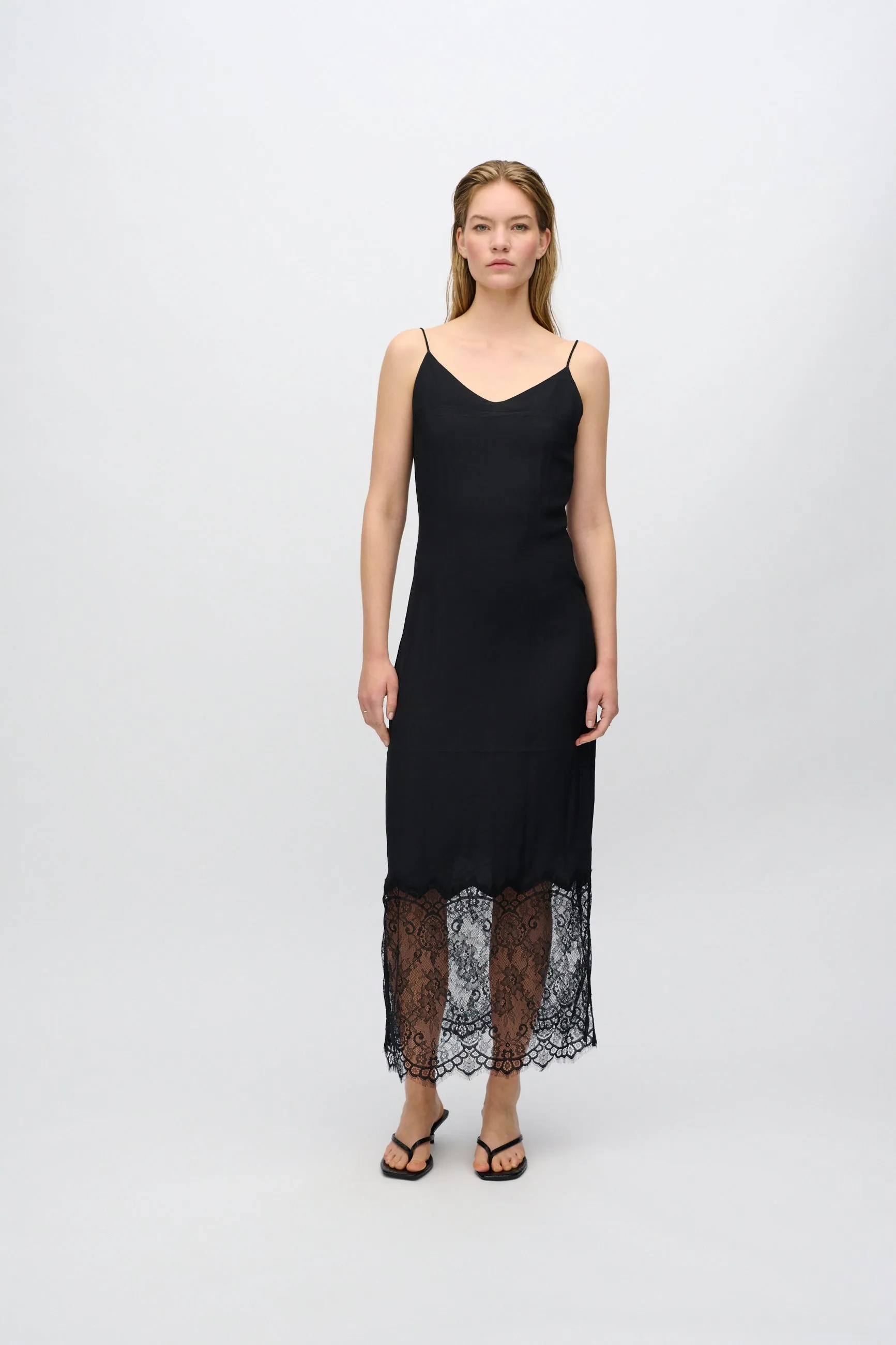 Elly midi dress with lace 4257 - Black sold by Minimum