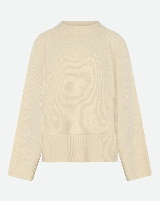 Loraine jumper 4446 - Turtledove sold by Minimum