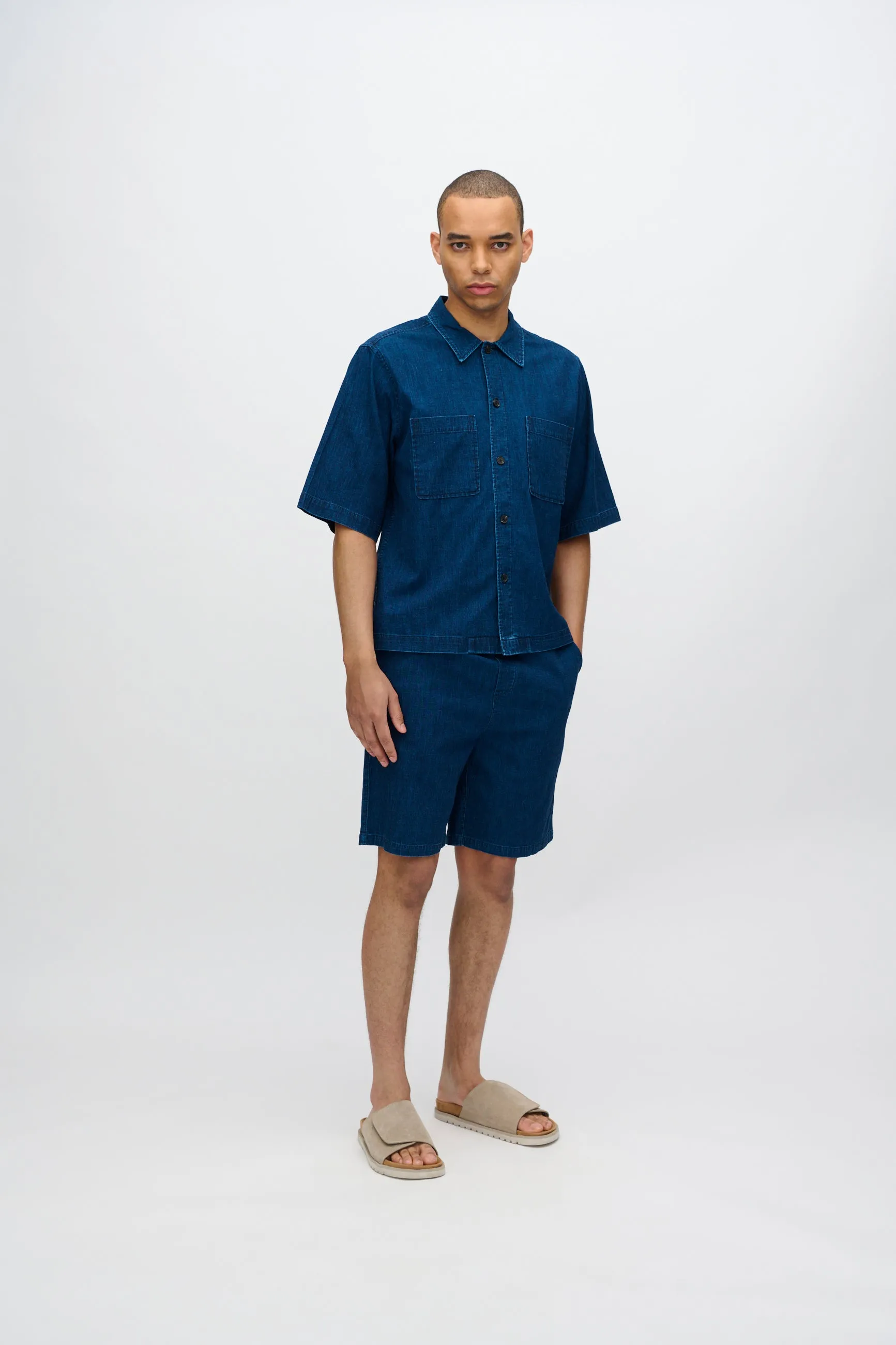 Lennon short sleeved shirt in linen blend 4239 - Sky Captain sold by Minimum