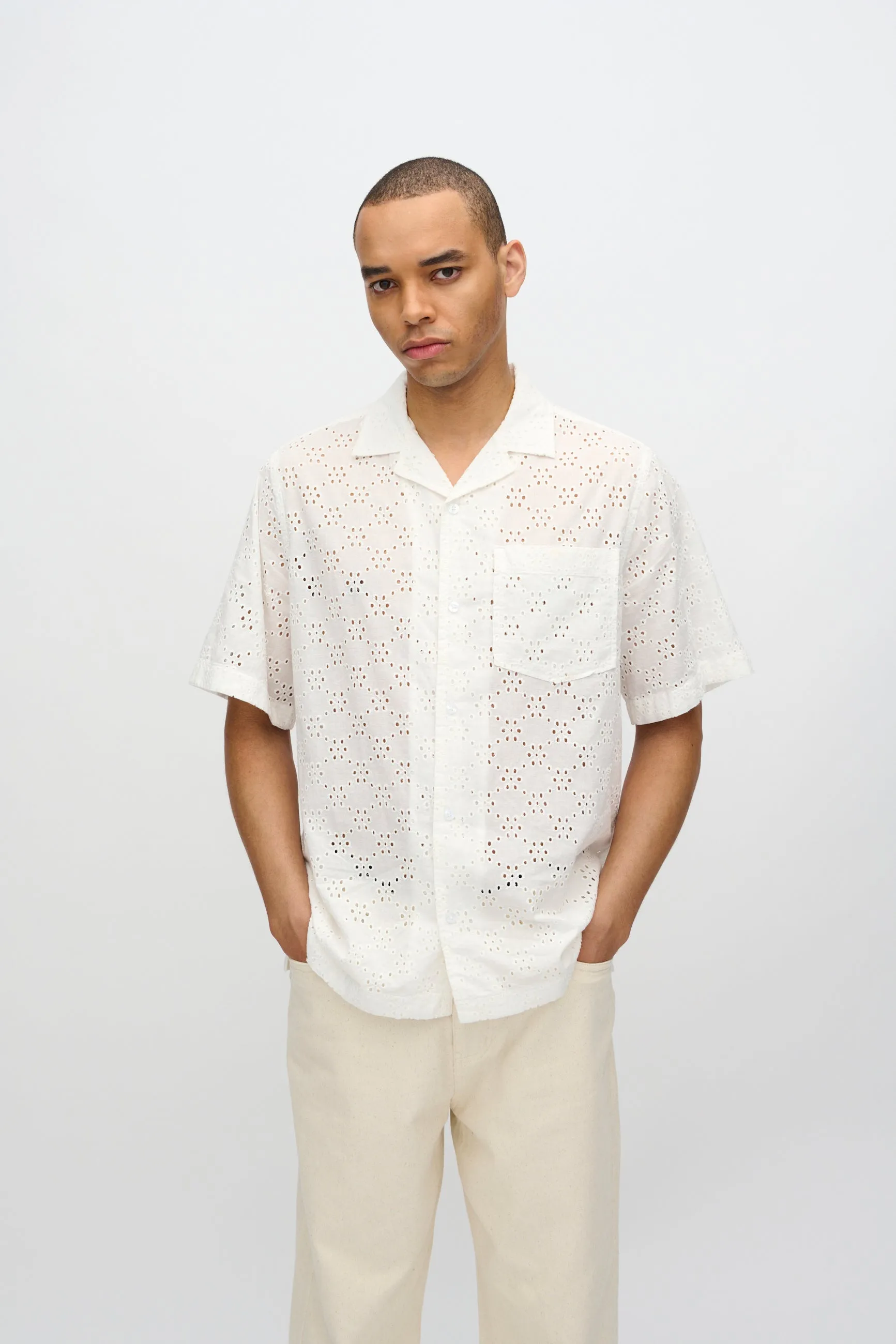 Hayden relaxed short sleeved shirt in broderie anglaise 4295 - Coco Milk sold by Minimum product image thumbnail 2