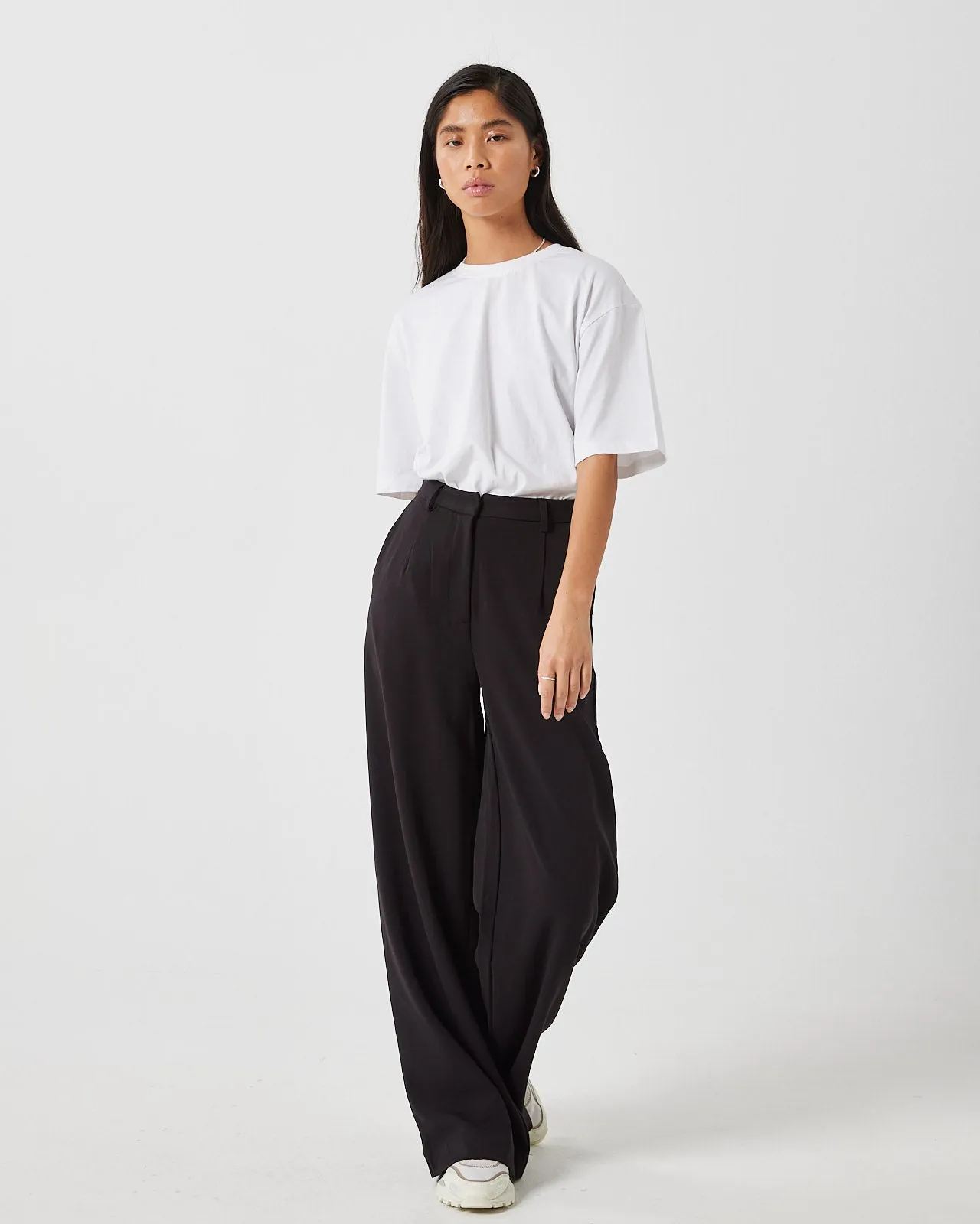 Lessa dressed pants 2.0 e54 - Black sold by Minimum