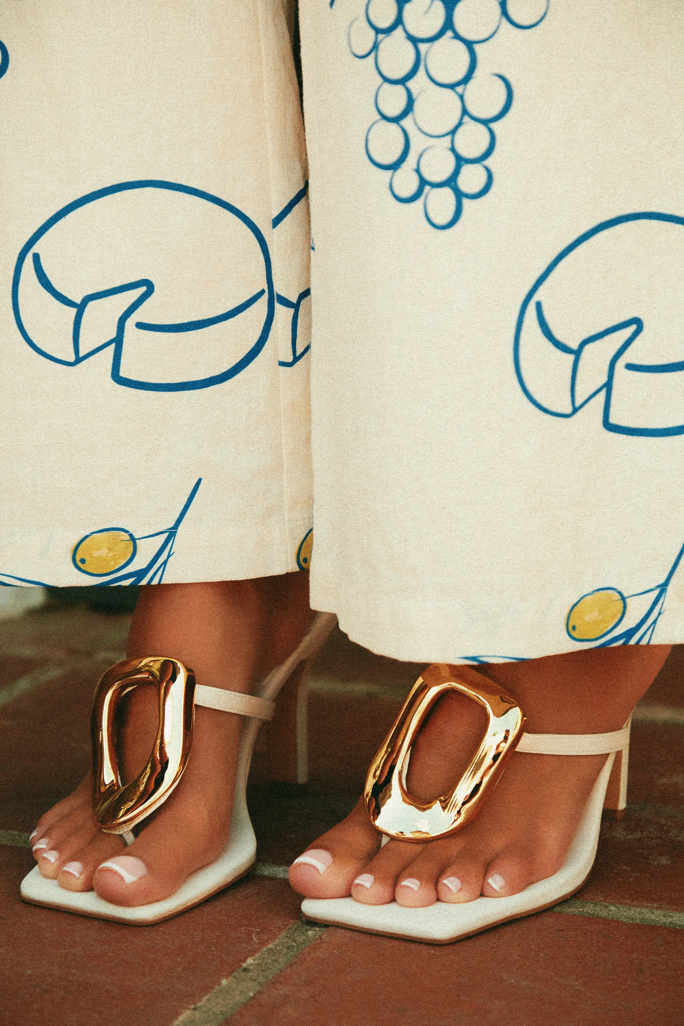 Adonna Thong Strap Mule Heels - Cream ** LEAVE PRIVATE ** SENDING BACK TO COMPANY ** 10/3 sold by Miss Lola