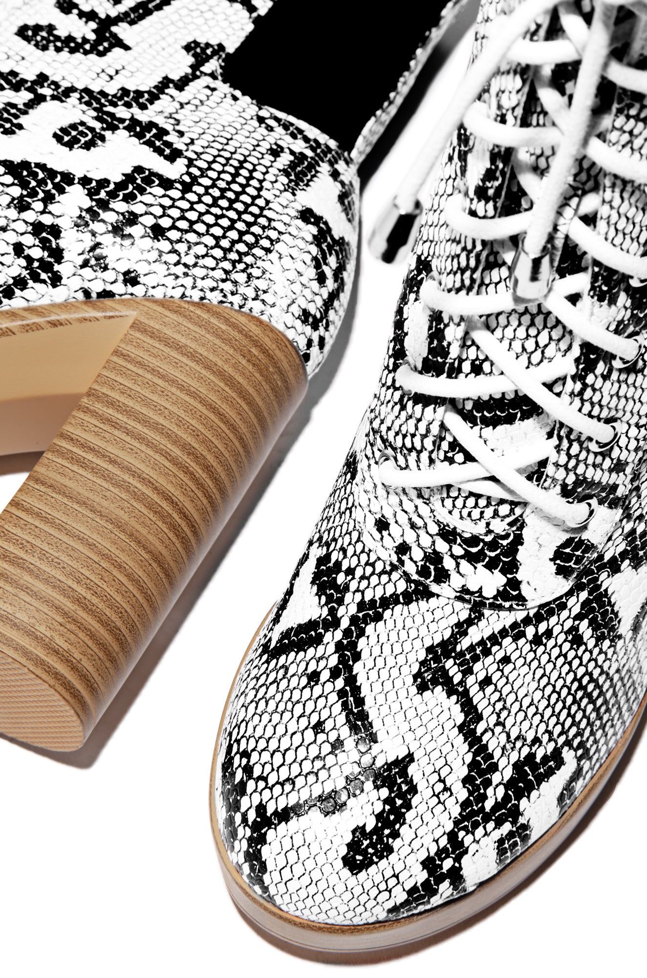 Berlin - Snake sold by Miss Lola product image thumbnail 3