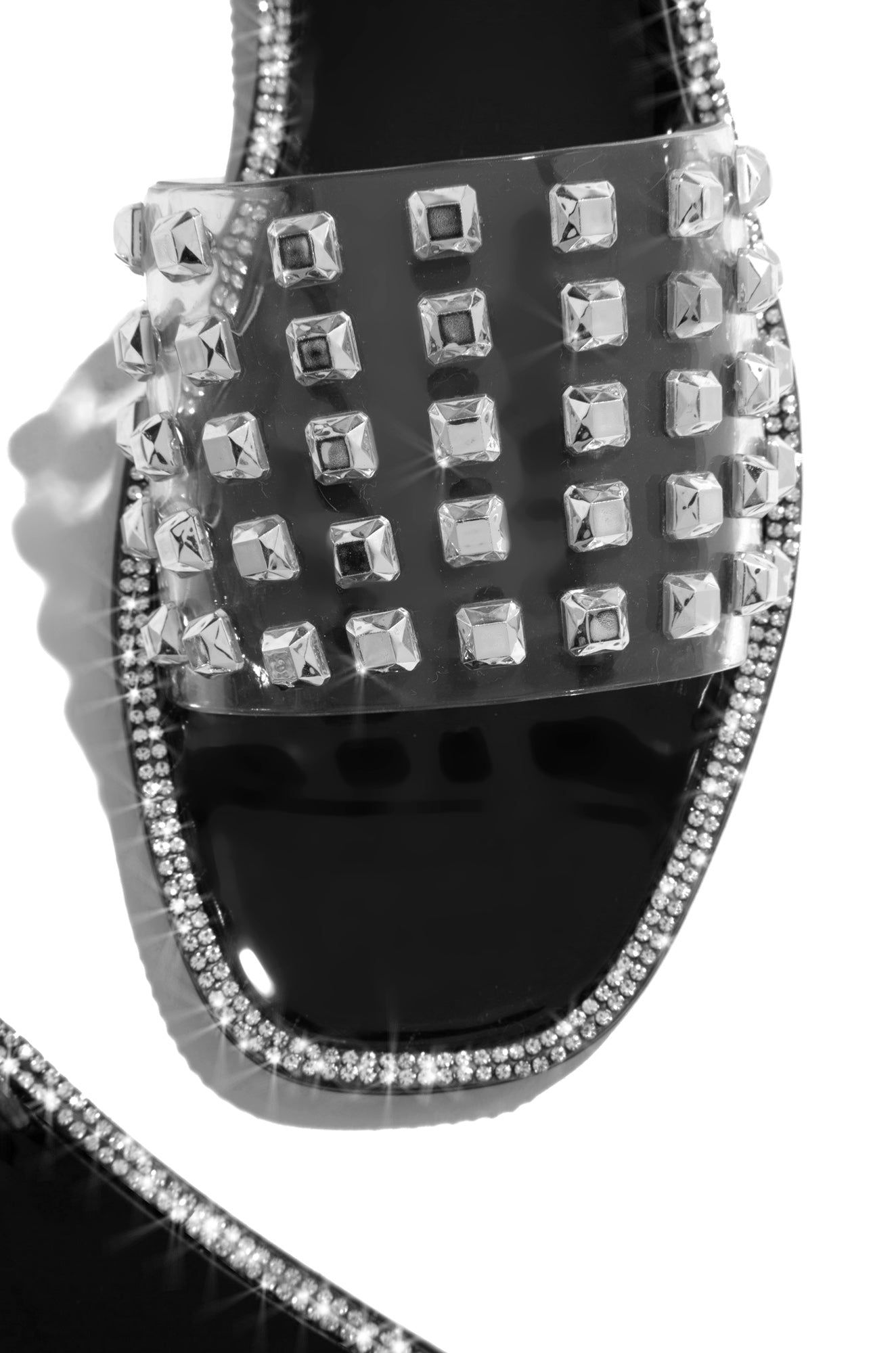 Luxe Chillin - Black sold by Miss Lola product image thumbnail 3