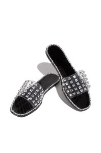 Luxe Chillin - Black sold by Miss Lola