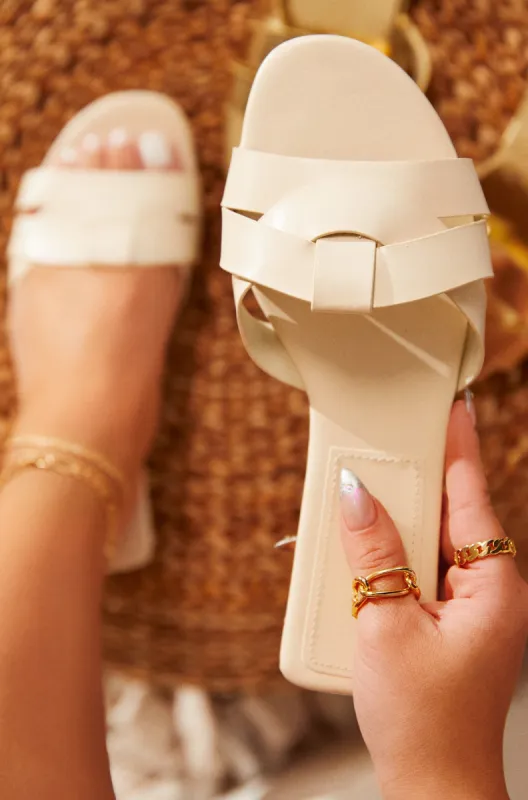 Naila - Bone sold by Miss Lola