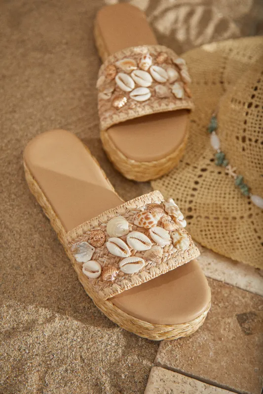 Arielle Shell Wooden Platform Sandal | Parallel