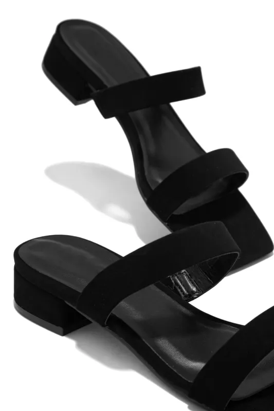 Aelys - Black sold by Miss Lola