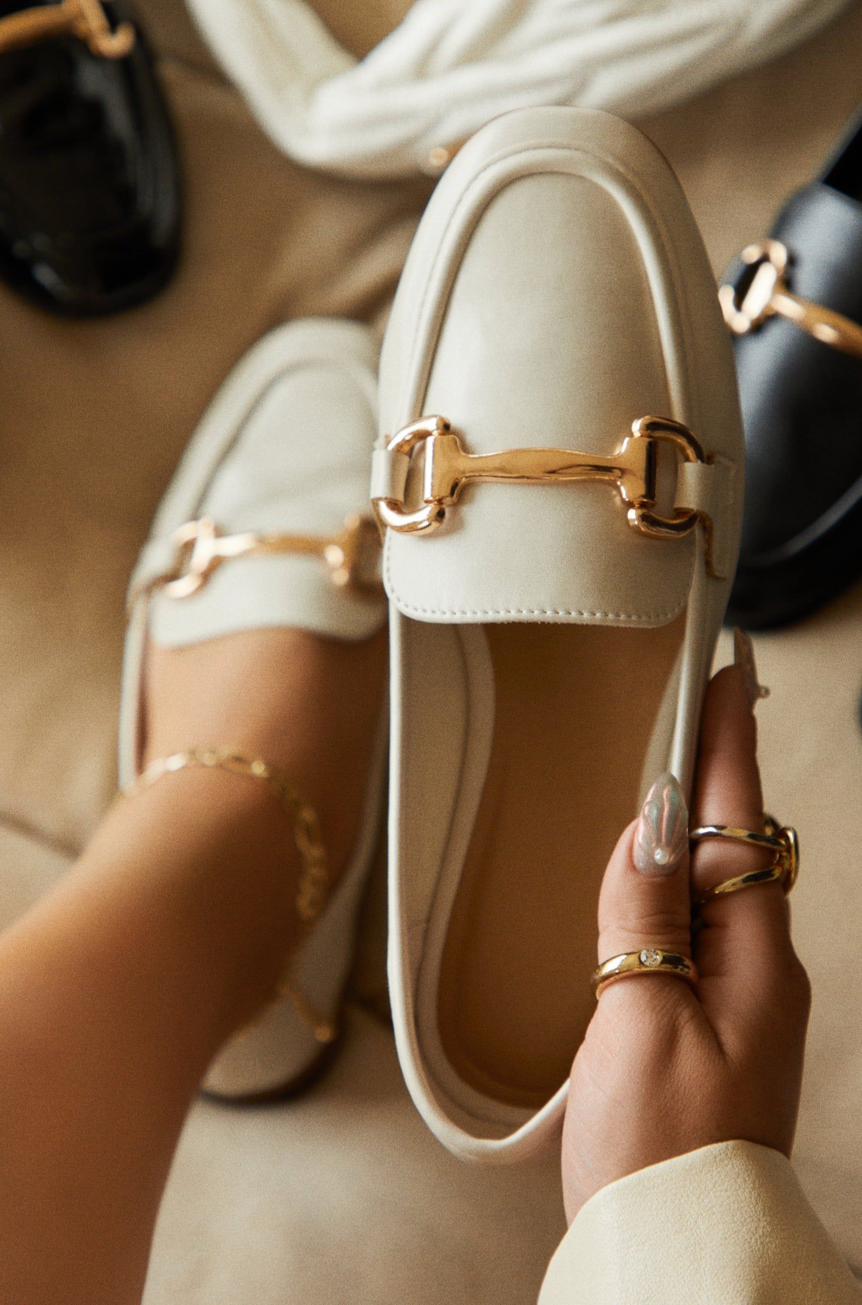 Ms. CEO - Bone sold by Miss Lola